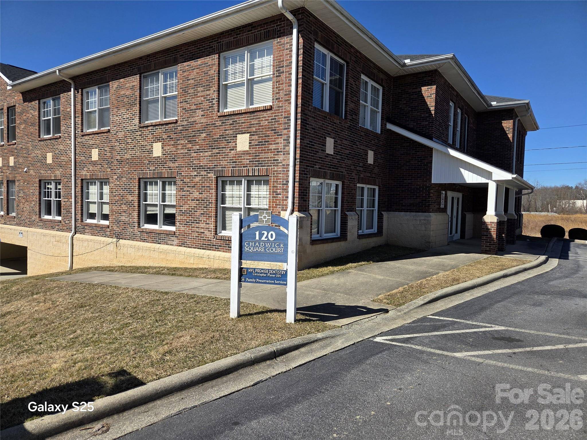 120 Chadwick Square CT #E, Hendersonville, NC 28739