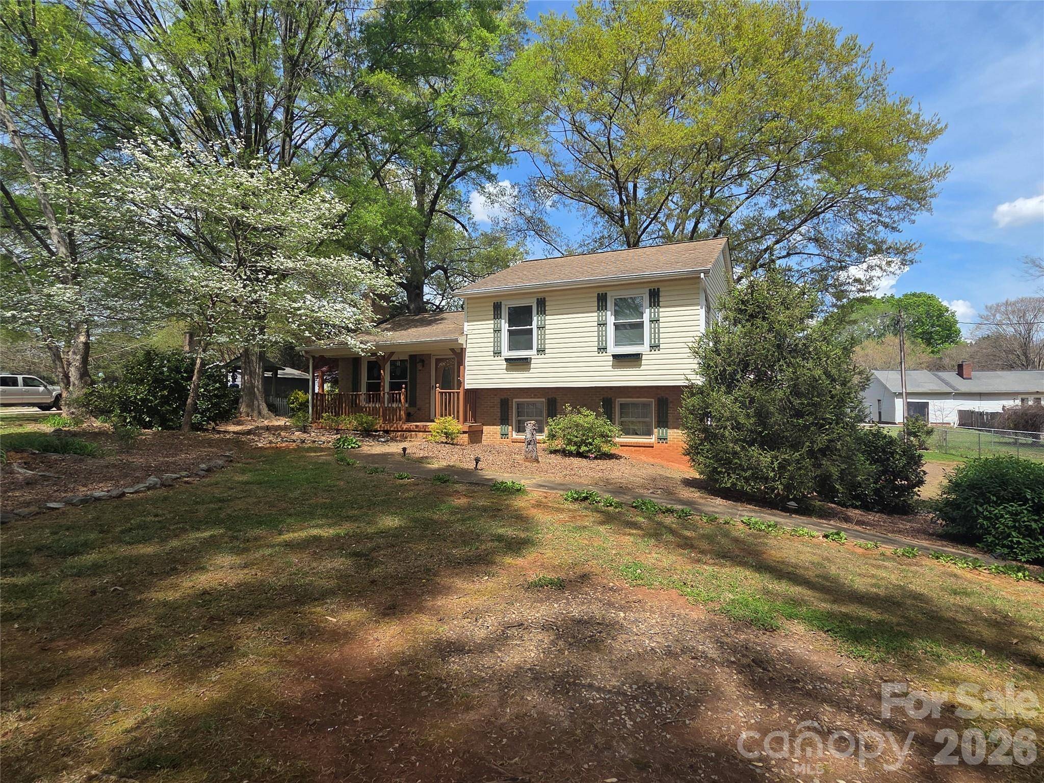 4709 Oakwood CIR, Gastonia, NC 28056
