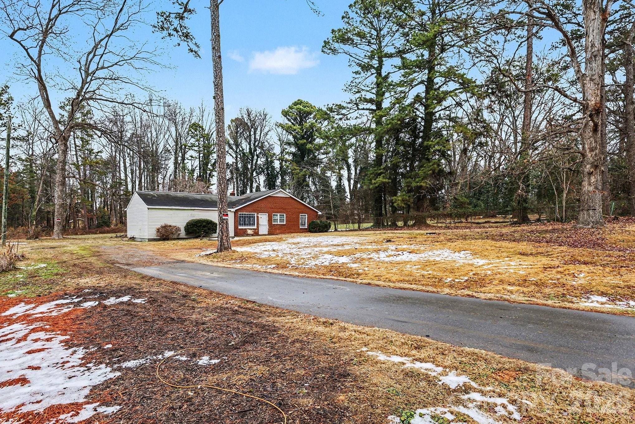 500 Tom Hunter RD, Charlotte, NC 28213