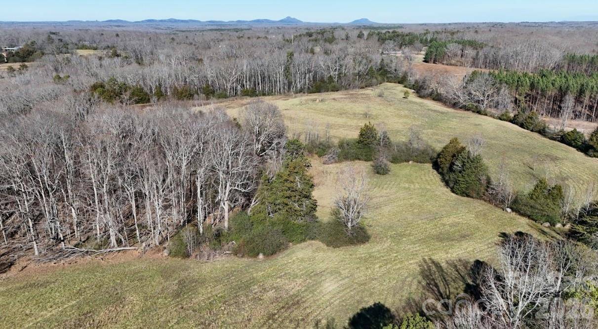 996 Split Trail RD, Clover, SC 29710