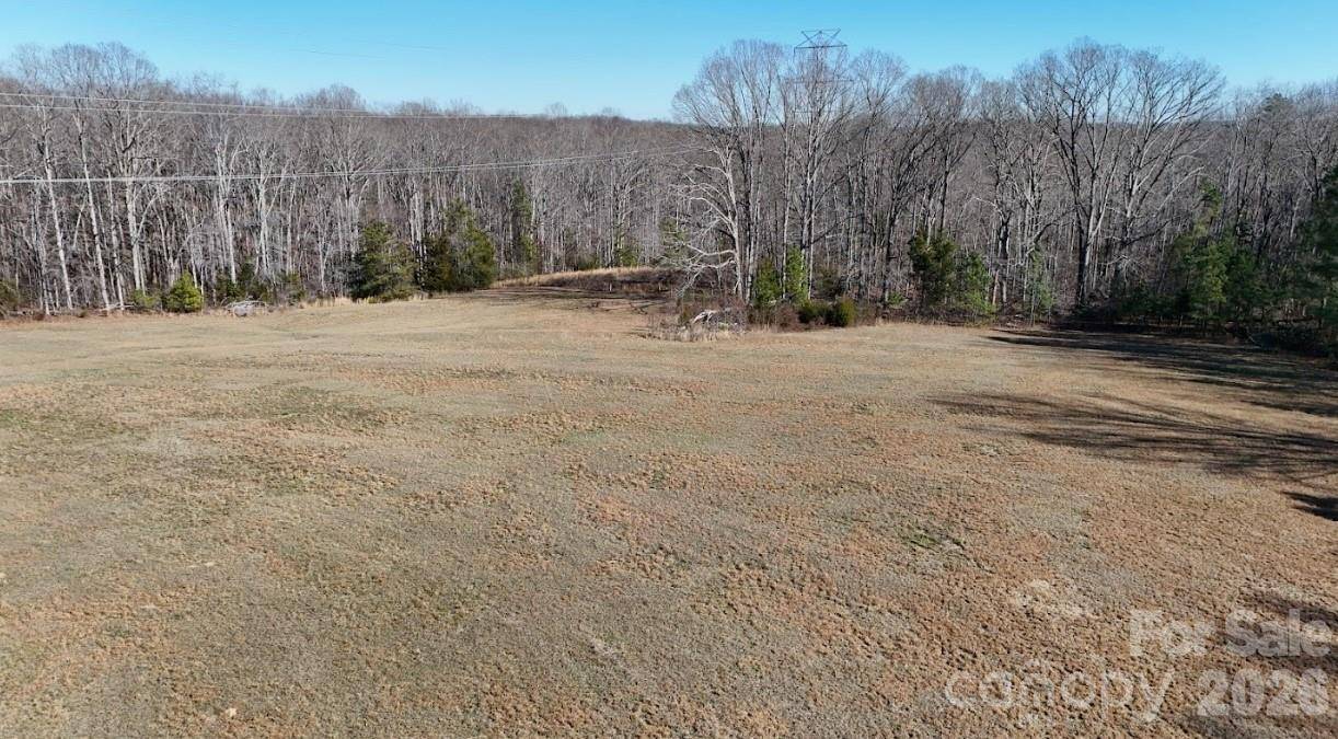 996 Split Trail RD, Clover, SC 29710