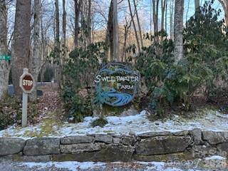 19 Blairstone LN, Maggie Valley, NC 28751