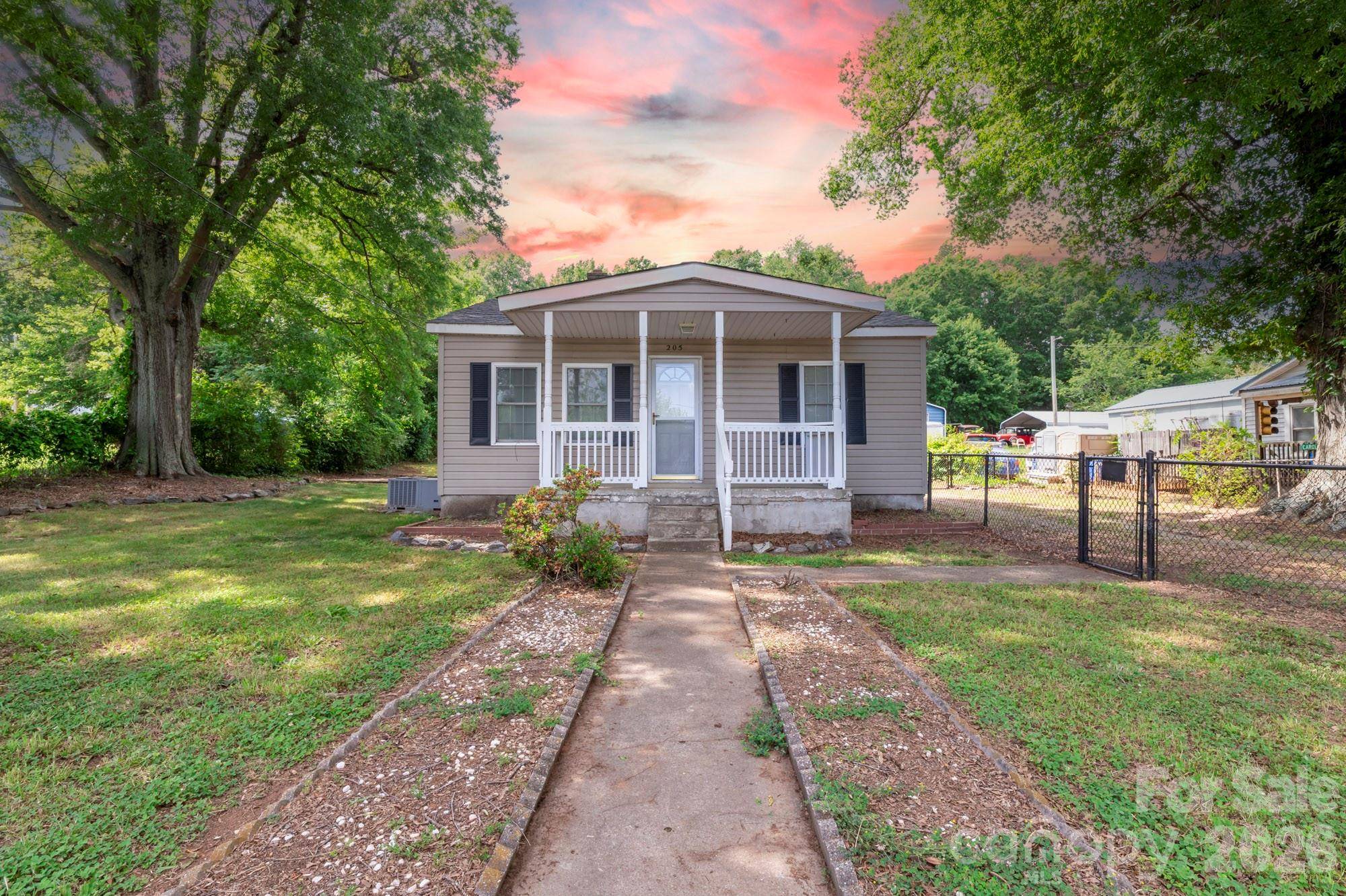 205 Stowe Acres RD, Kings Mountain, NC 28086