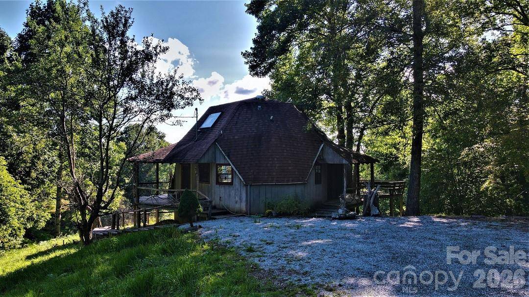 745 Broom RD, Tuckasegee, NC 28783