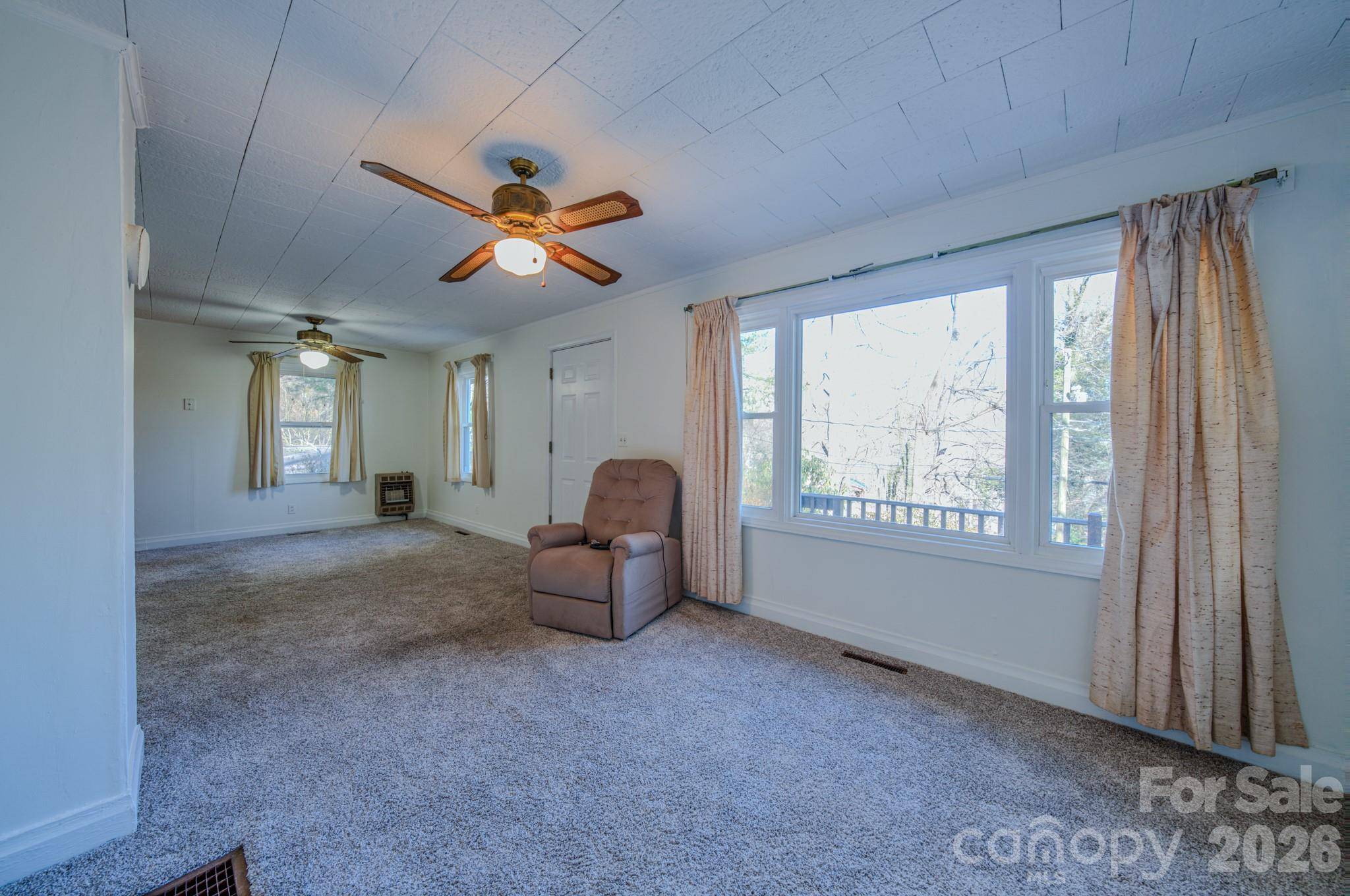 550 Saluda ST, Hendersonville, NC 28791