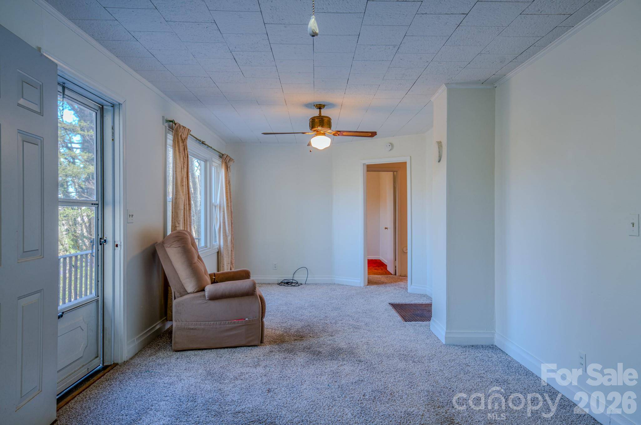 550 Saluda ST, Hendersonville, NC 28791