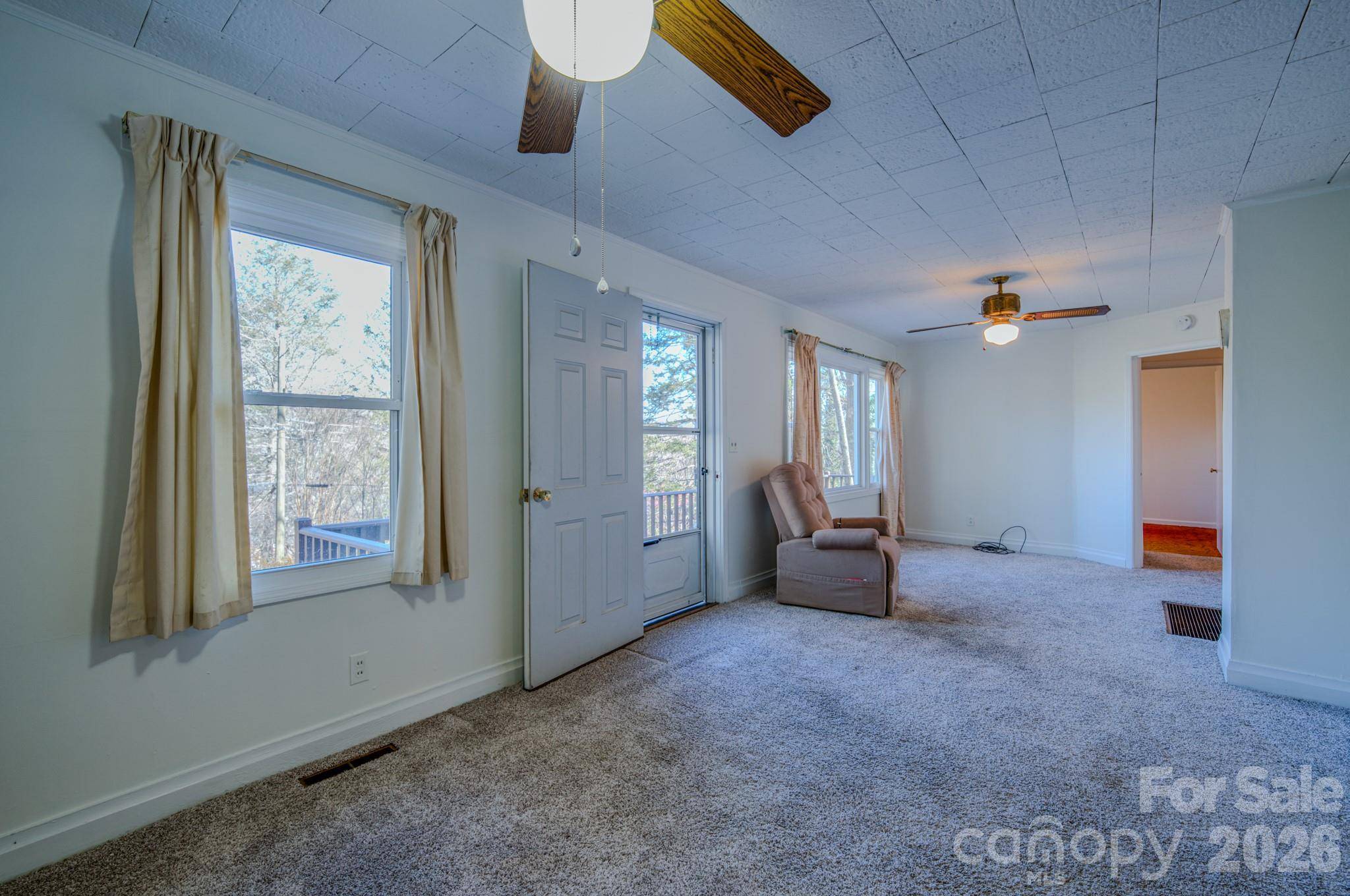 550 Saluda ST, Hendersonville, NC 28791