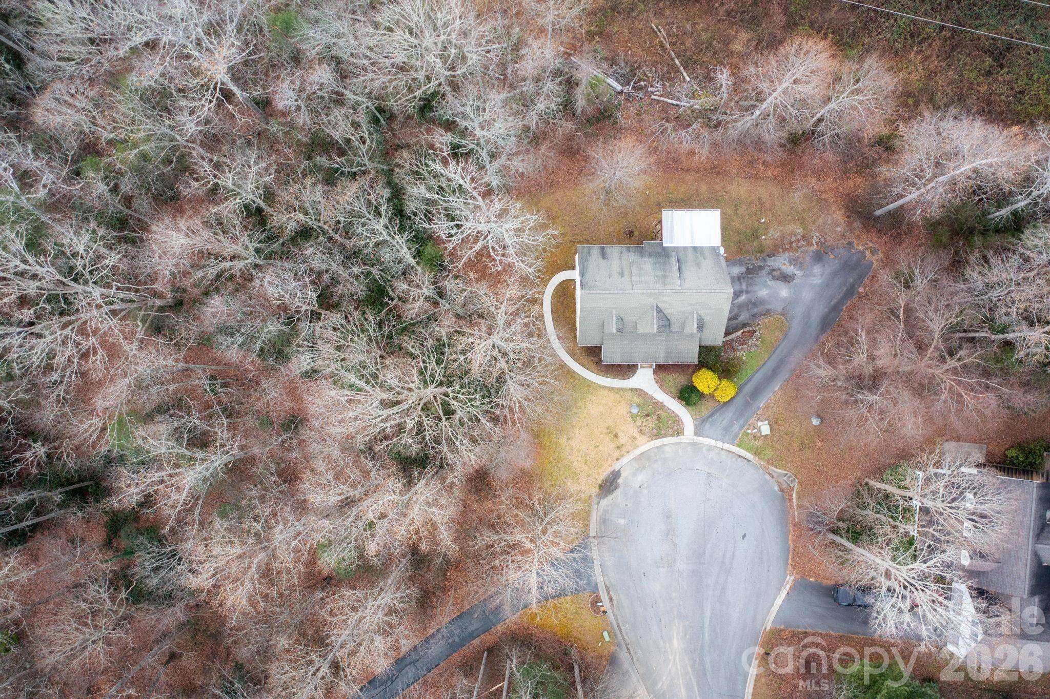 38 Gollum DR, Fairview, NC 28730