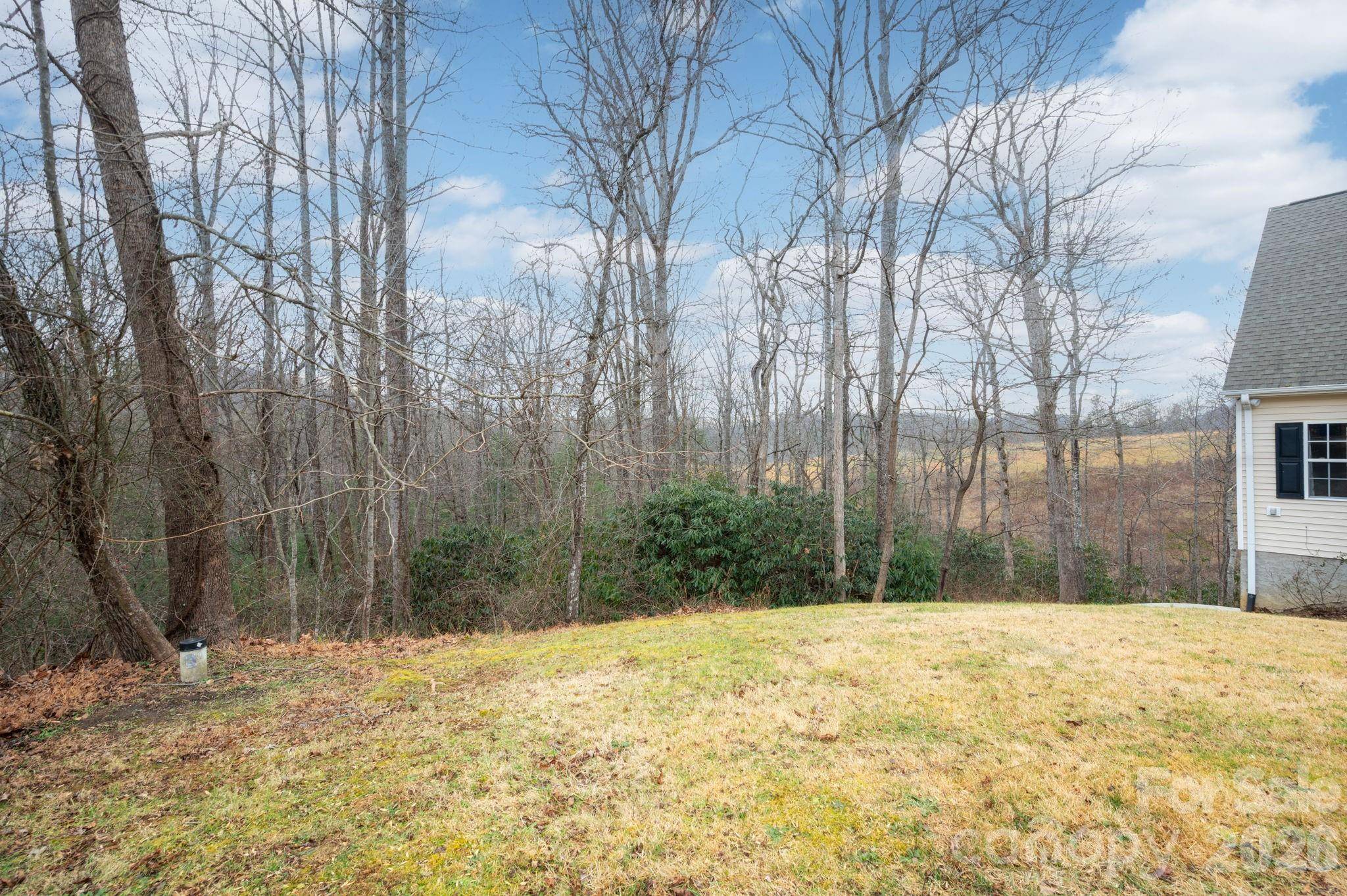 38 Gollum DR, Fairview, NC 28730