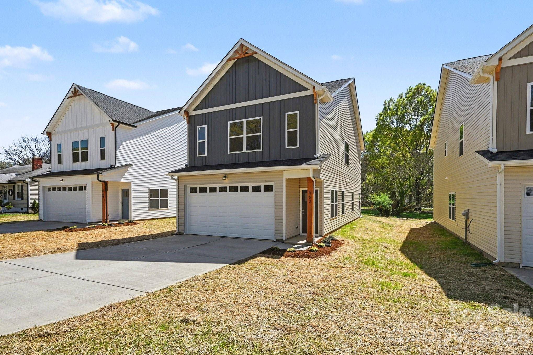 562 W Wilson AVE, Mooresville, NC 28115