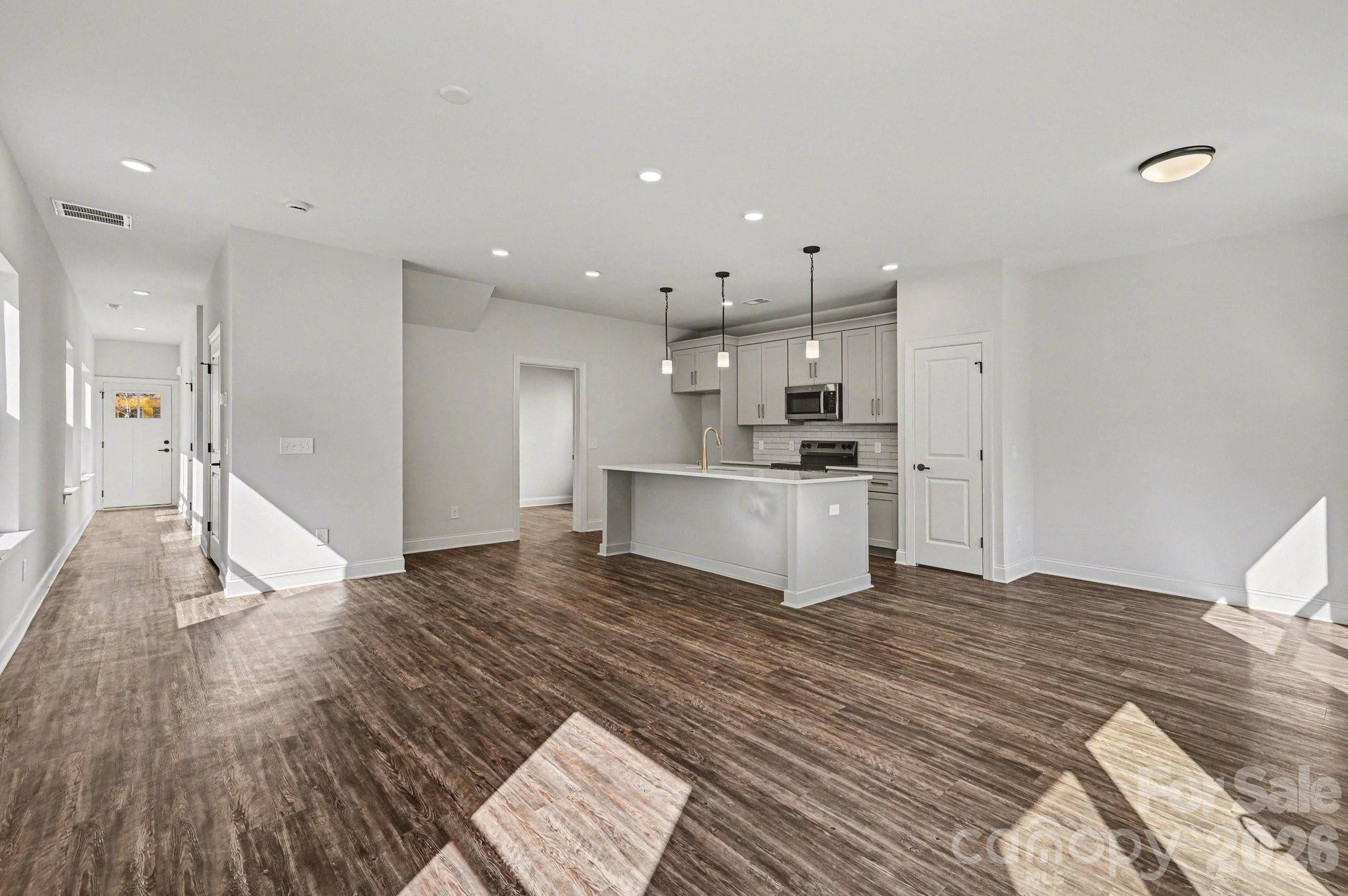 566 W Wilson AVE, Mooresville, NC 28115