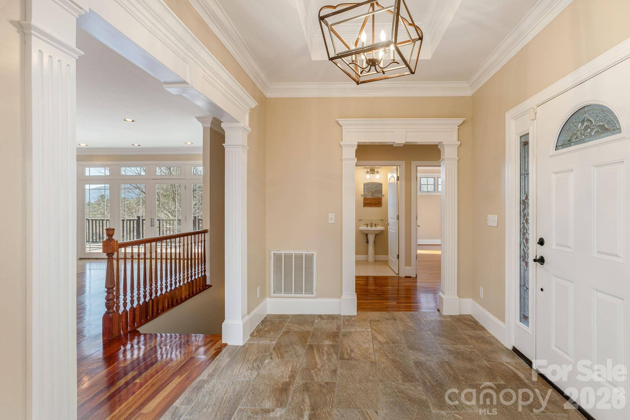 16 WINTERBERRY DR, Hendersonville, NC 28739