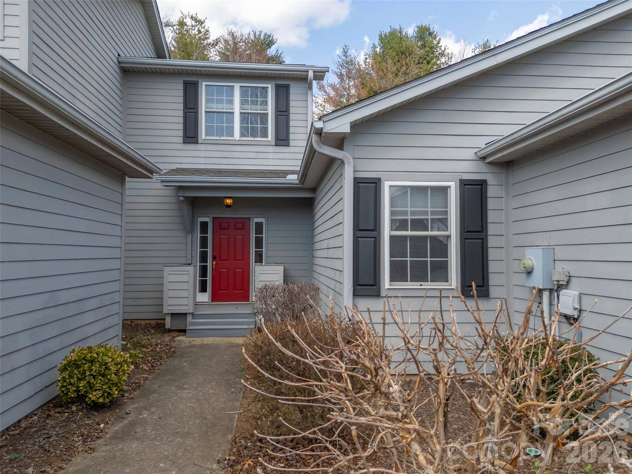 21 Holiday DR, Arden, NC 28704