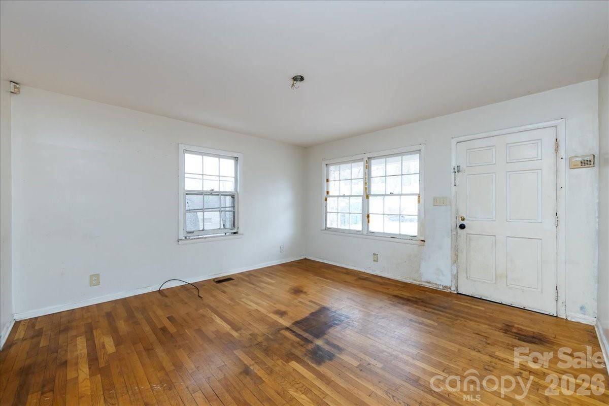1628 Eastway DR, Charlotte, NC 28205