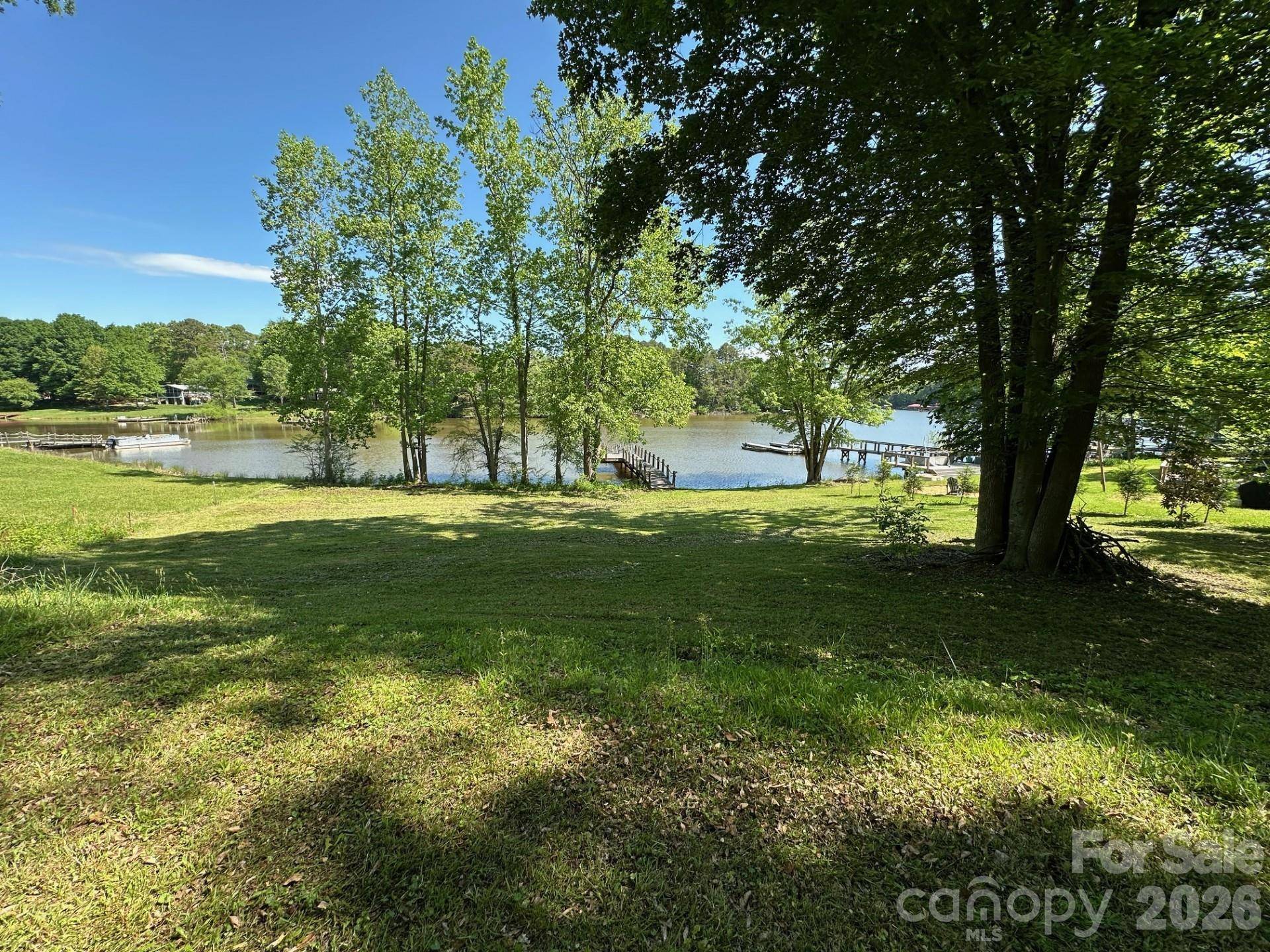 6718 Emerald Isle DR, Sherrills Ford, NC 28673