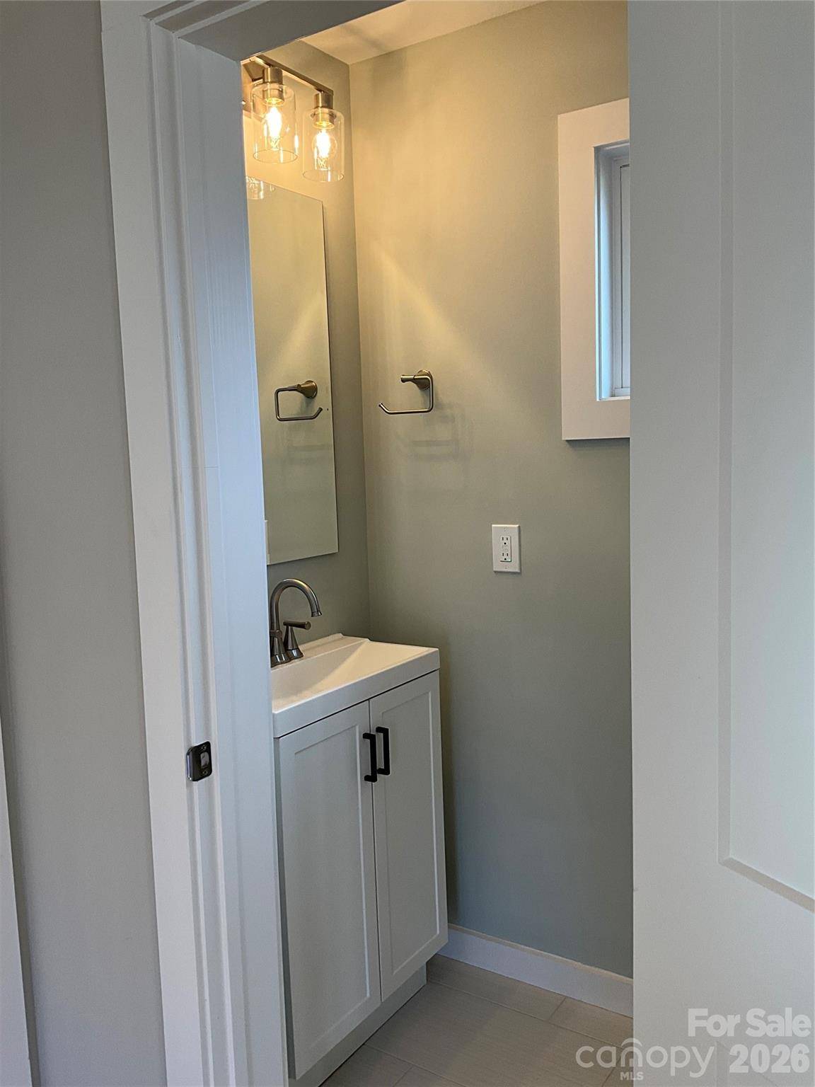 12 Center ST, Asheville, NC 28803