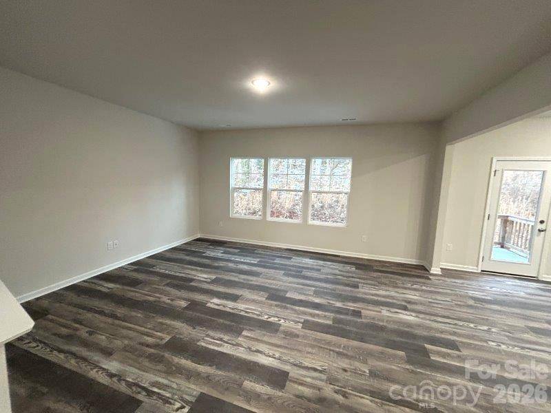 5155 Mark DR NE, Hickory, NC 28601