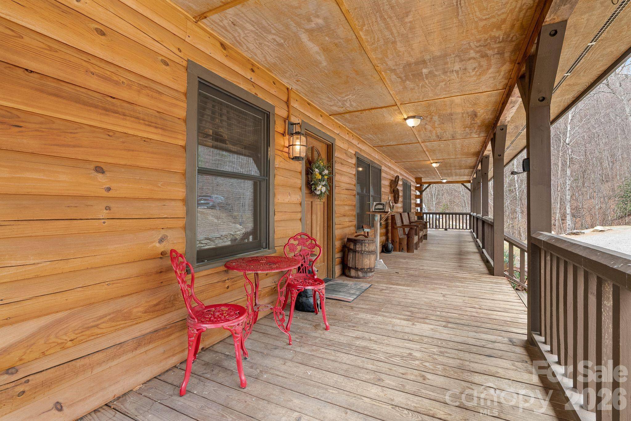 264 Moonbeam LN, Clyde, NC 28721