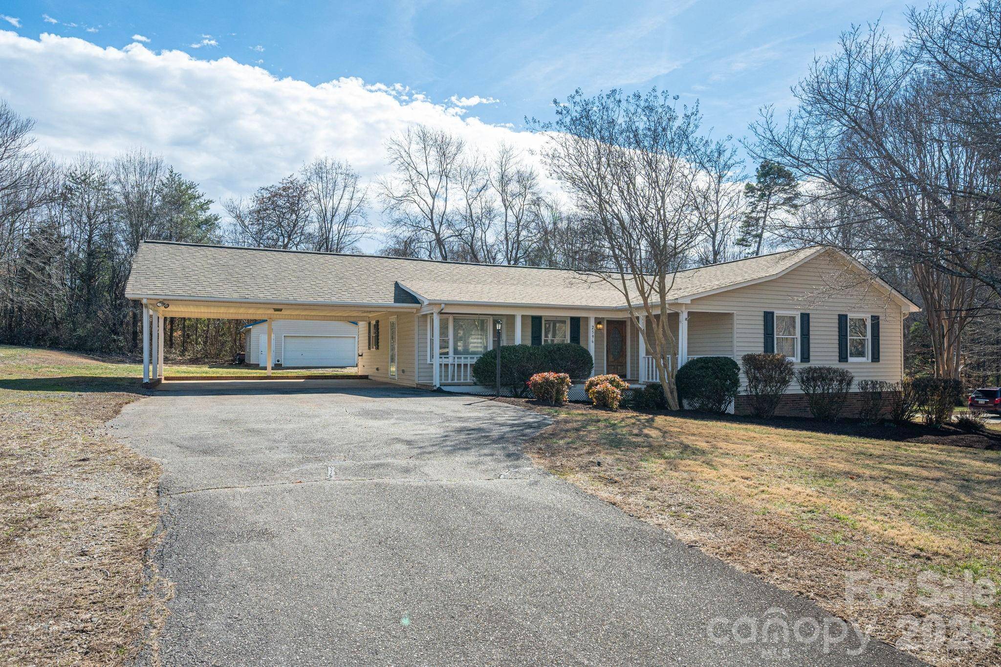 2596 Prince DR, Lincolnton, NC 28092