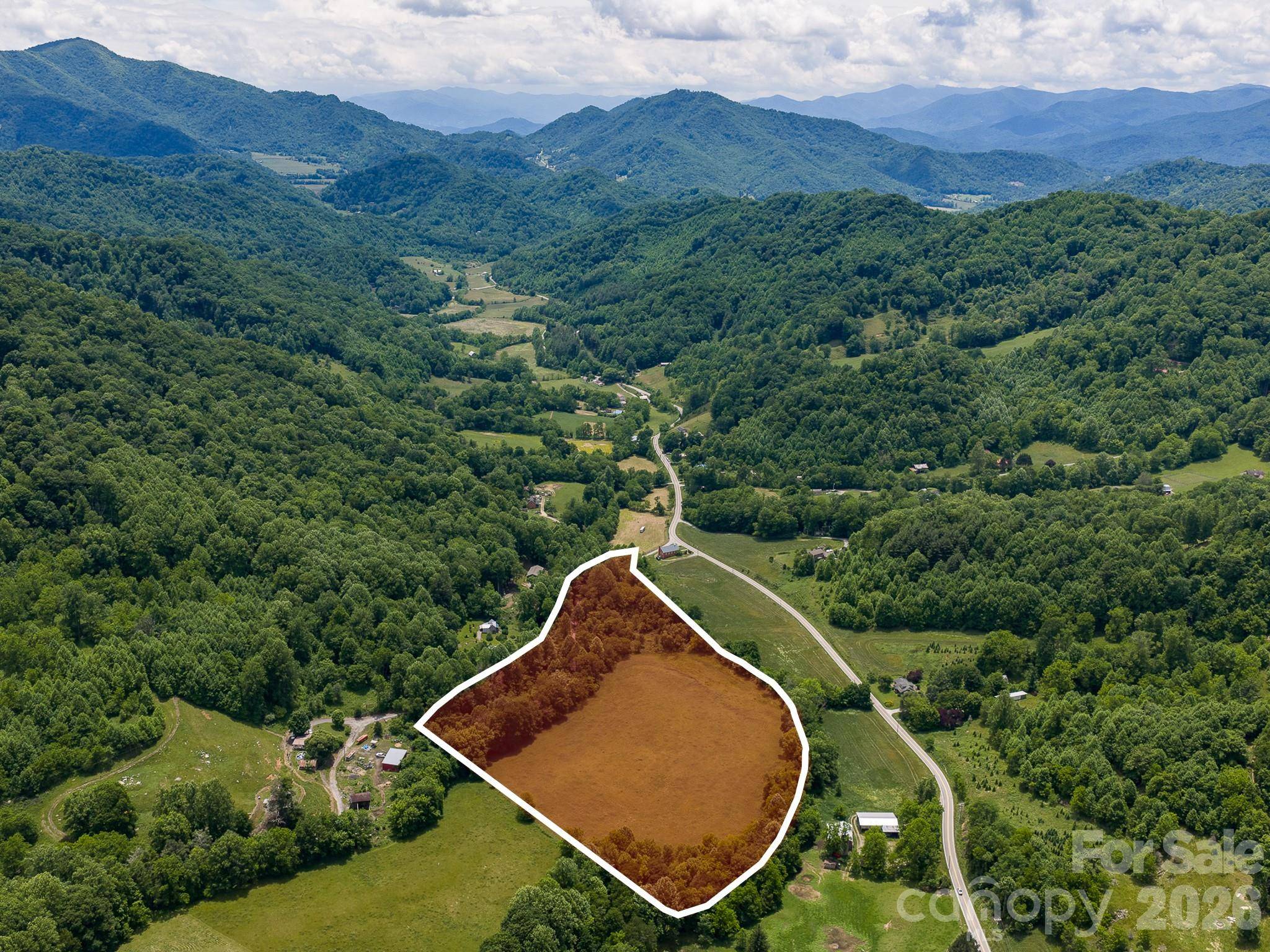 00 Sallys Branch RD, Clyde, NC 28721