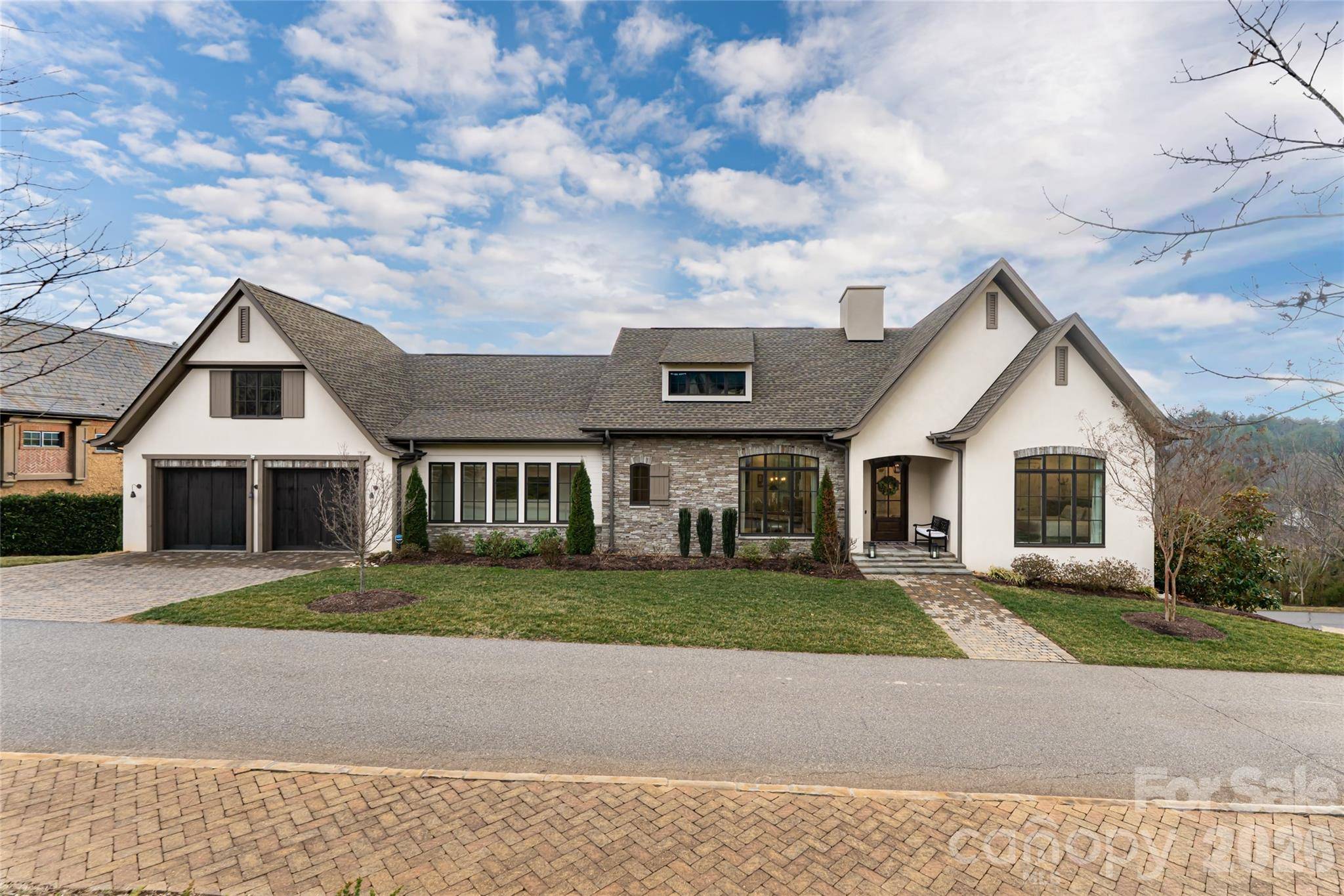 22 Snap Dragon CT, Asheville, NC 28804