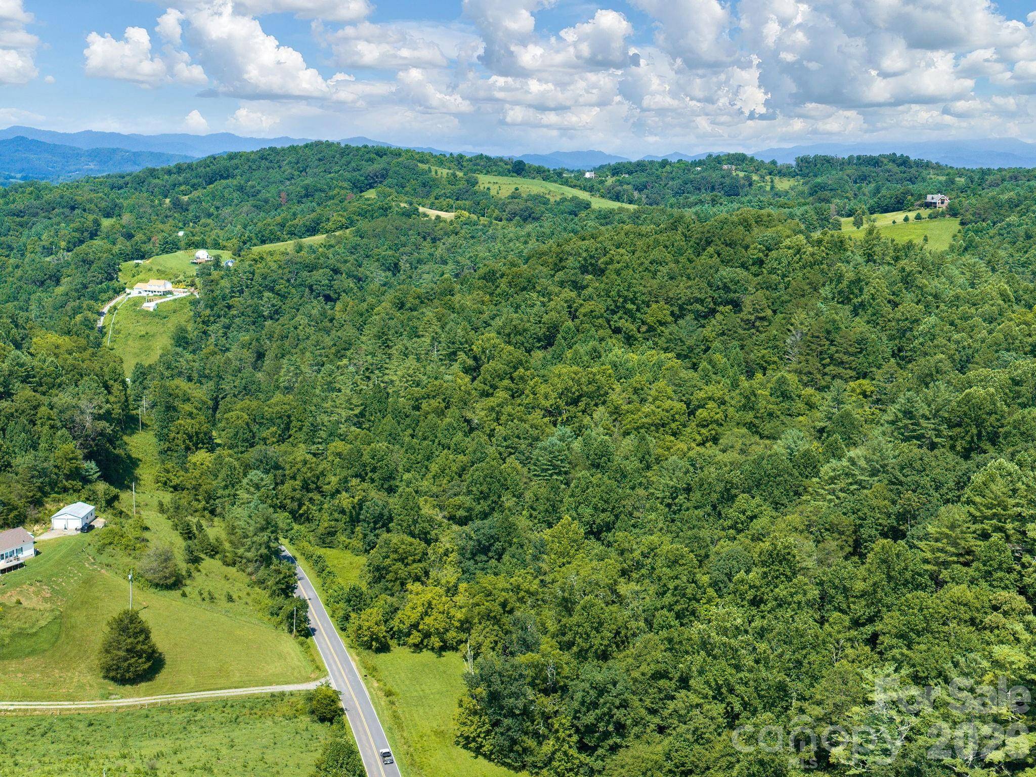 99999 Baileys Branch RD, Marshall, NC 28753