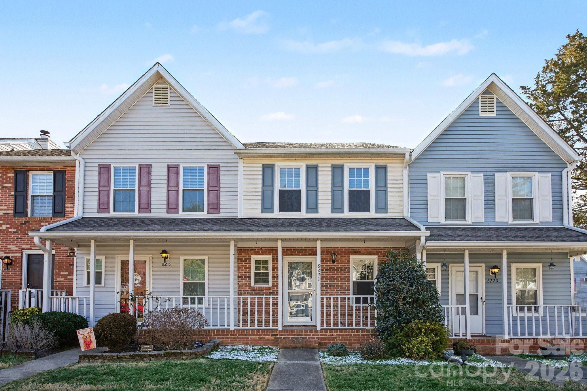 8221 Circle Tree LN, Charlotte, NC 28277