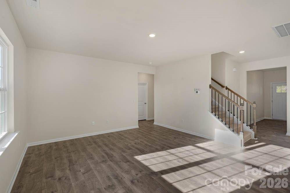 437 Falcon LN, Lexington, NC 27295