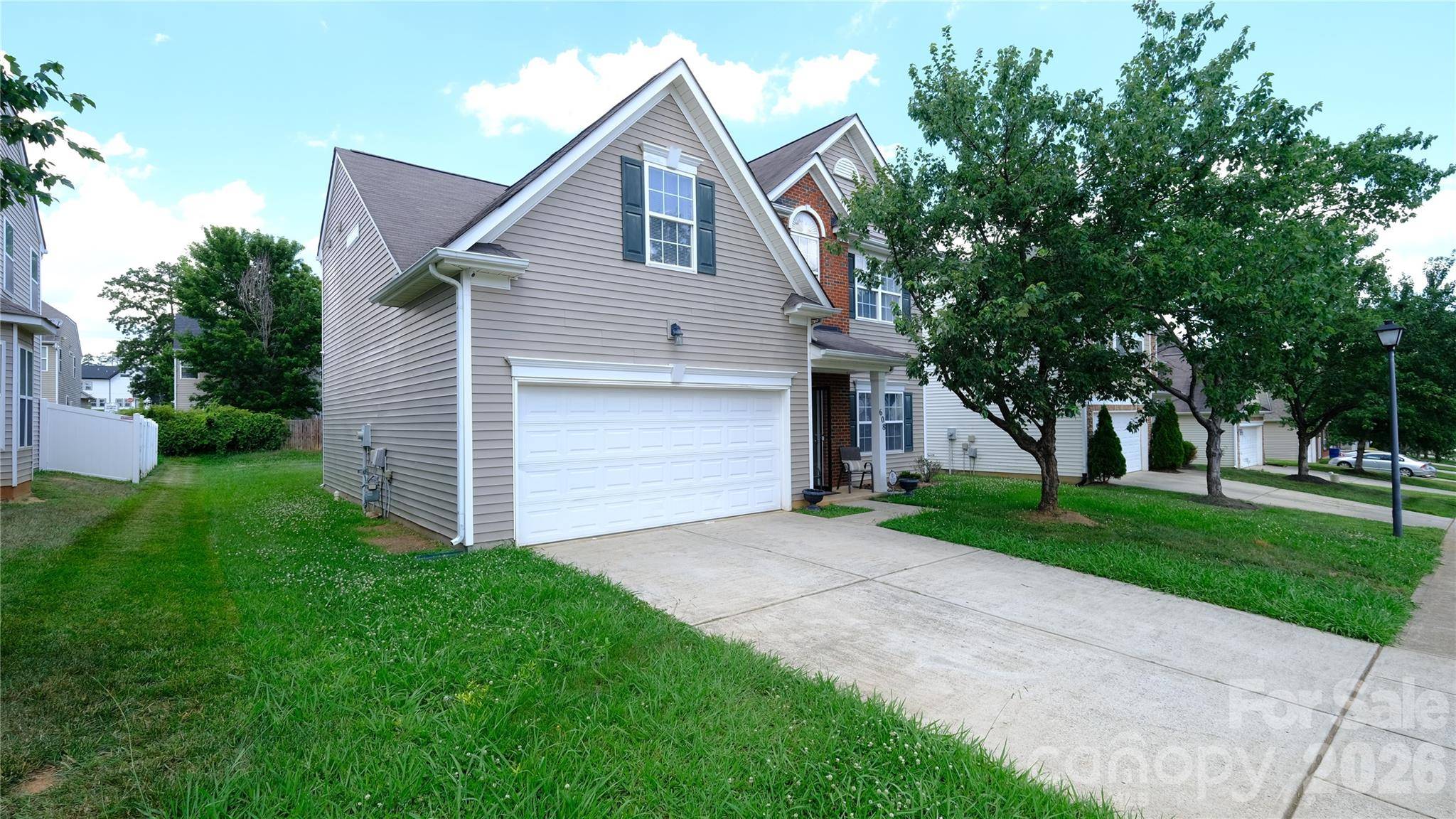 608 Wrayhill DR, Charlotte, NC 28262