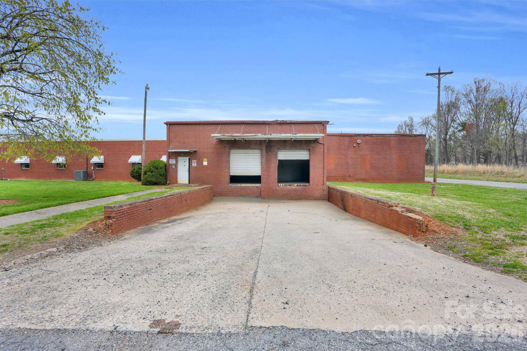 900 W Academy ST, Cherryville, NC 28021