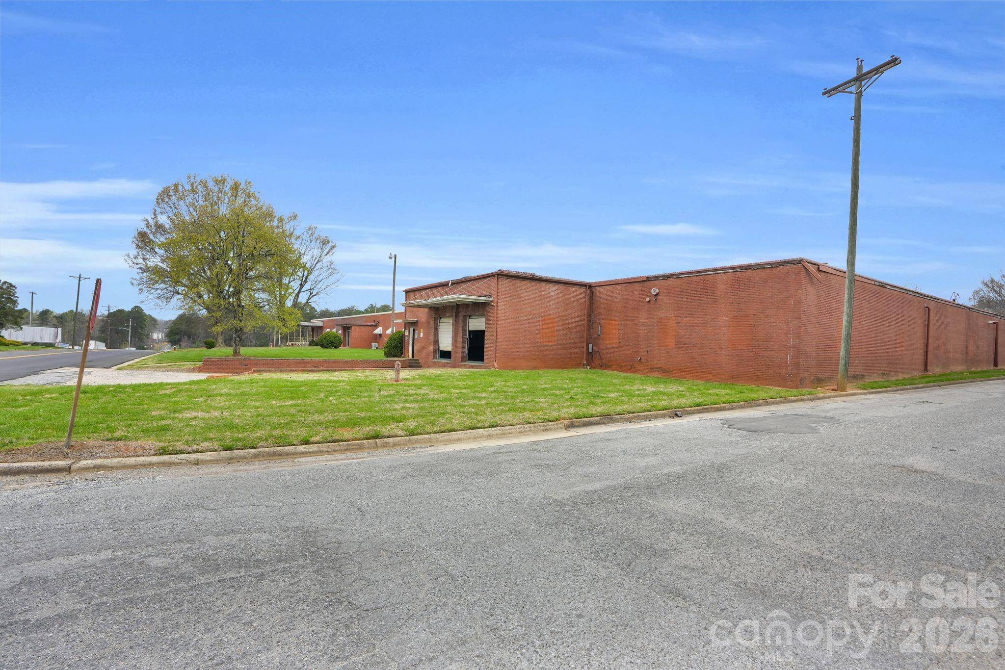900 W Academy ST, Cherryville, NC 28021