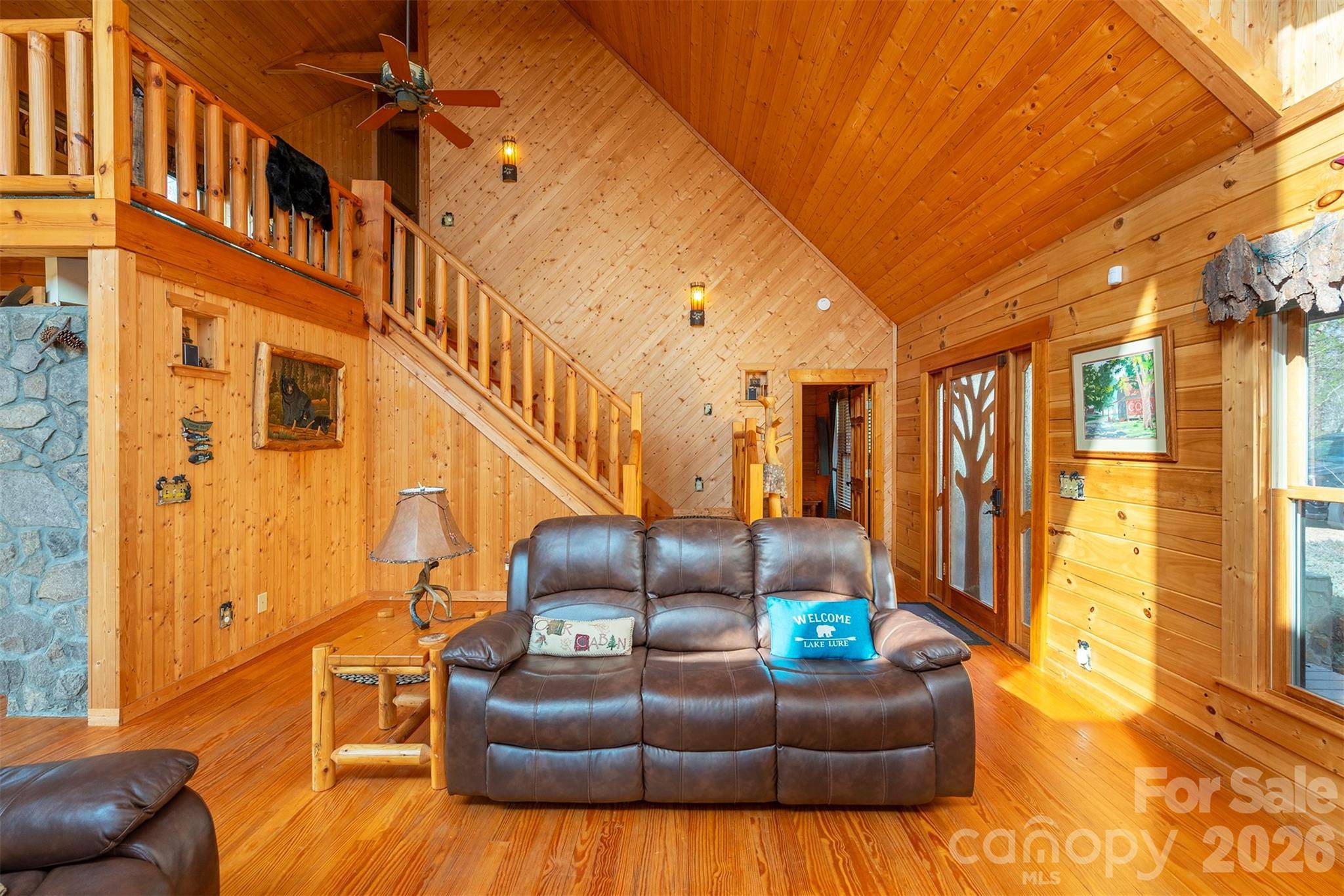 145 Flynn CT, Lake Lure, NC 28746