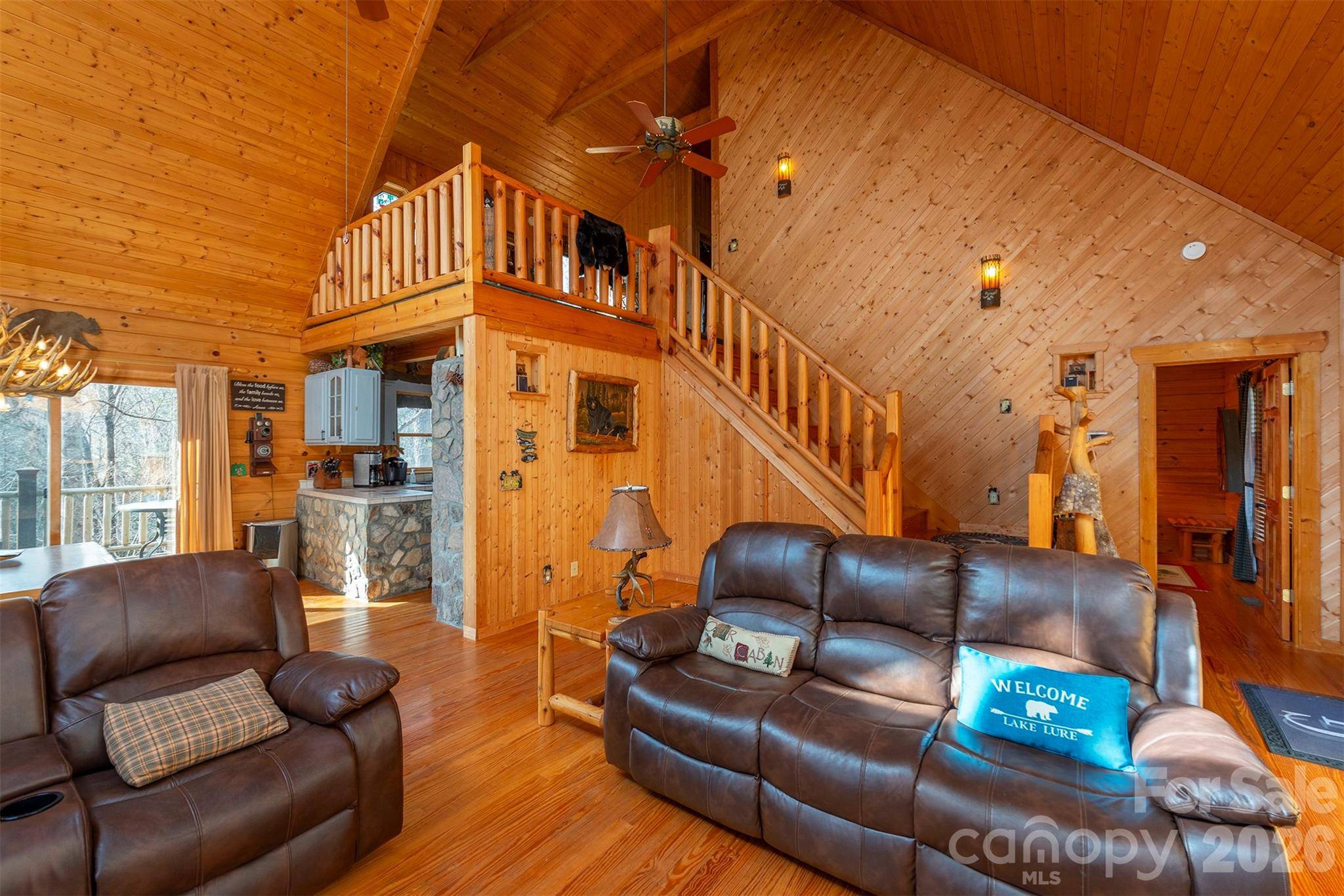 145 Flynn CT, Lake Lure, NC 28746