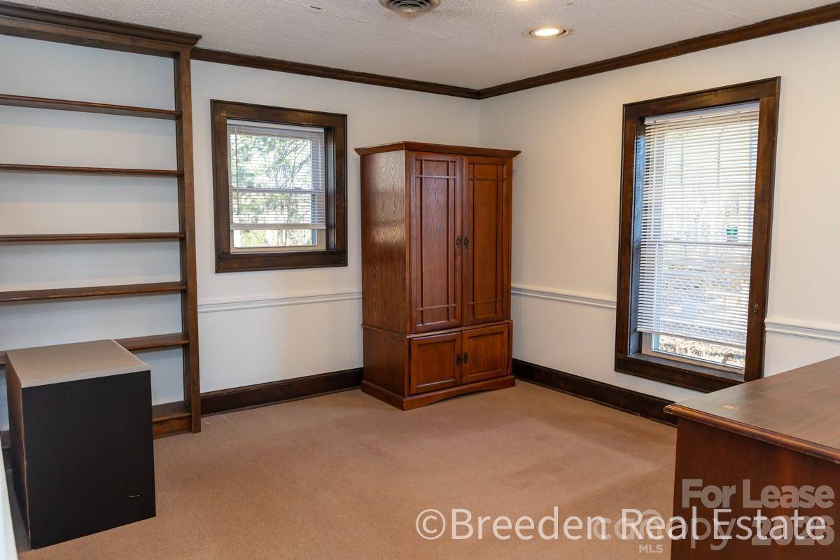 204 E McDowell ST, Morganton, NC 28655