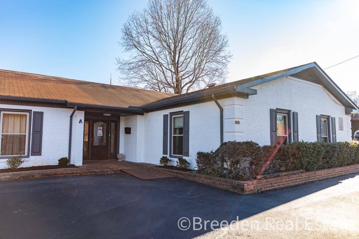 204 E McDowell ST, Morganton, NC 28655