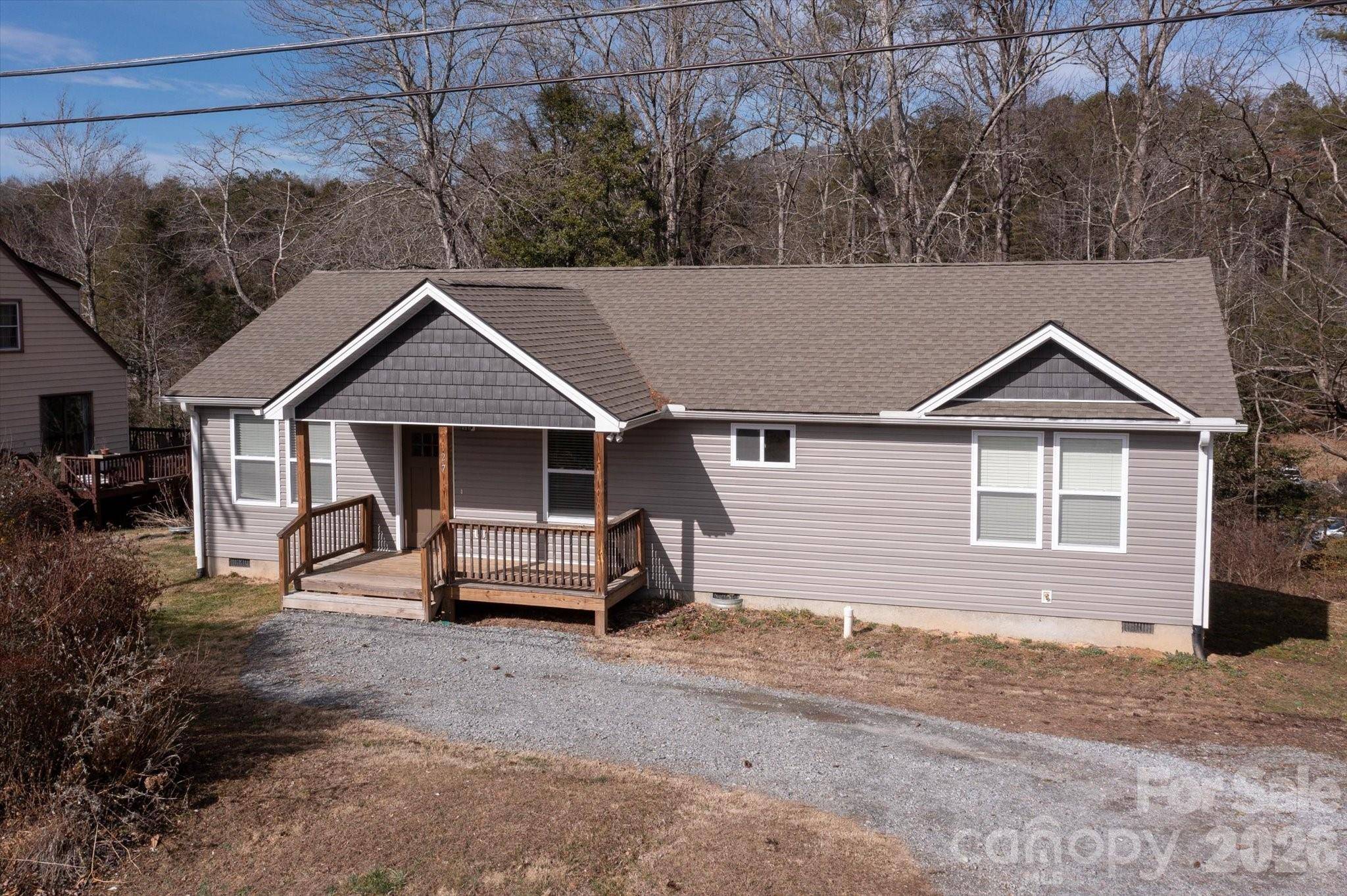 127 Hawthorne DR, Brevard, NC 28712