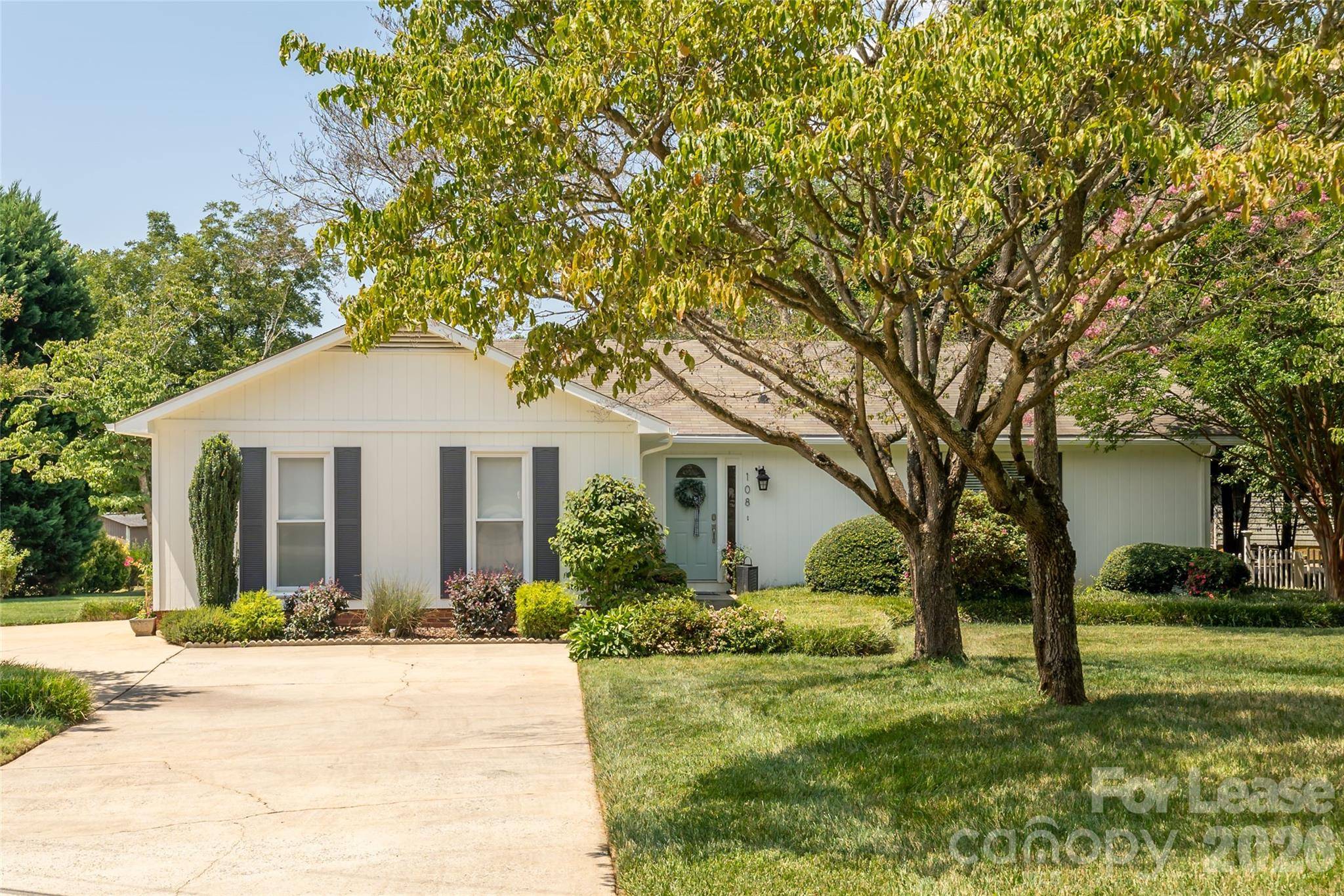 108 Surfside LN, Mooresville, NC 28117