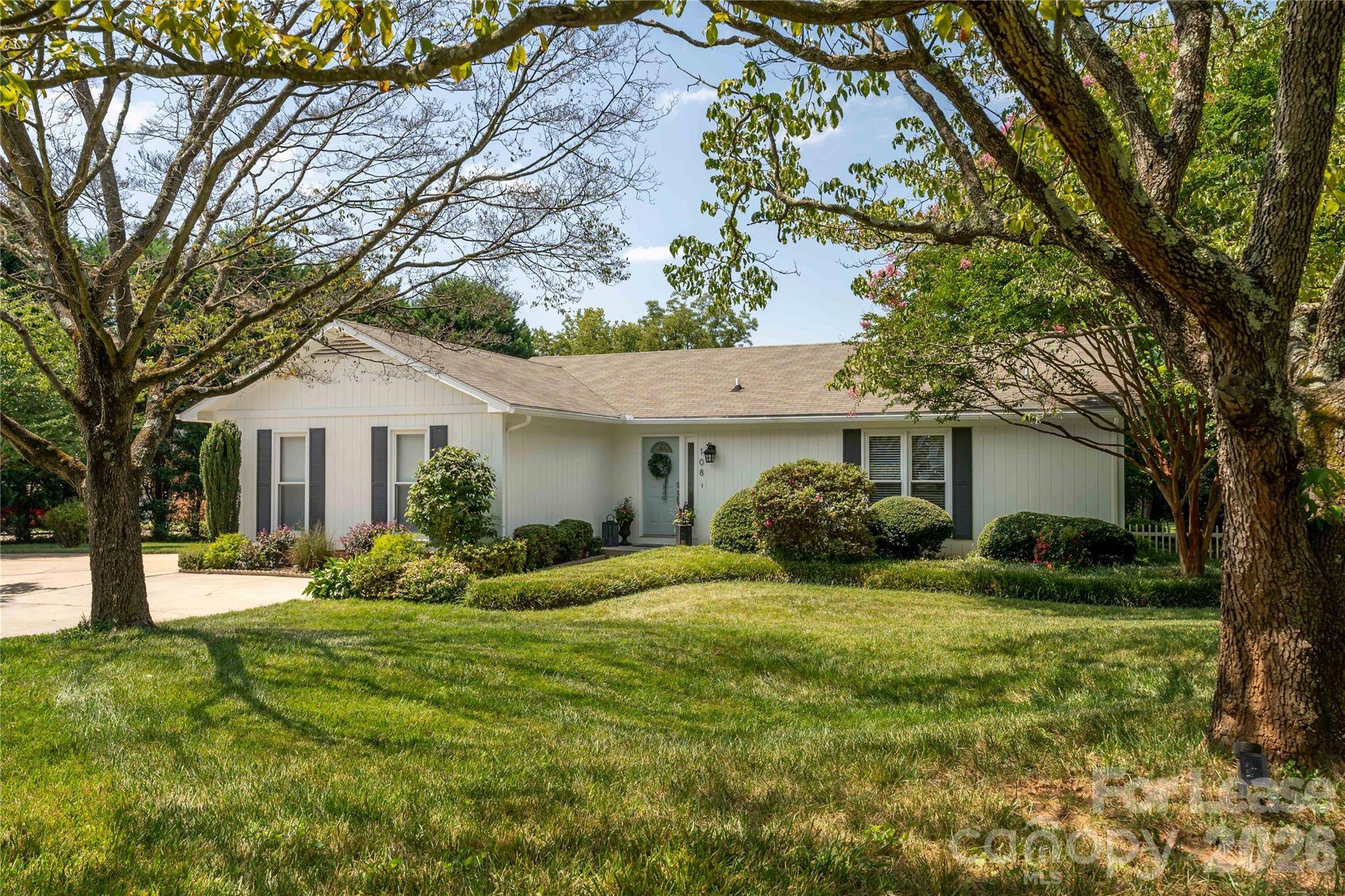 108 Surfside LN, Mooresville, NC 28117