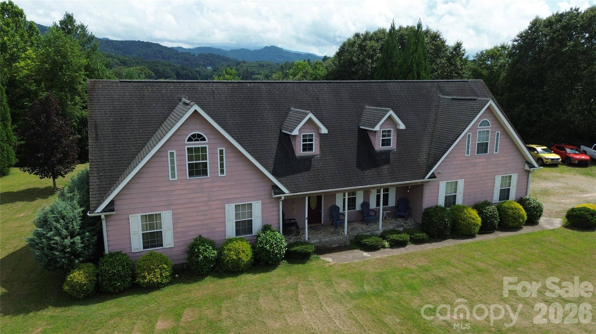 130 Crestview ST, Canton, NC 28716