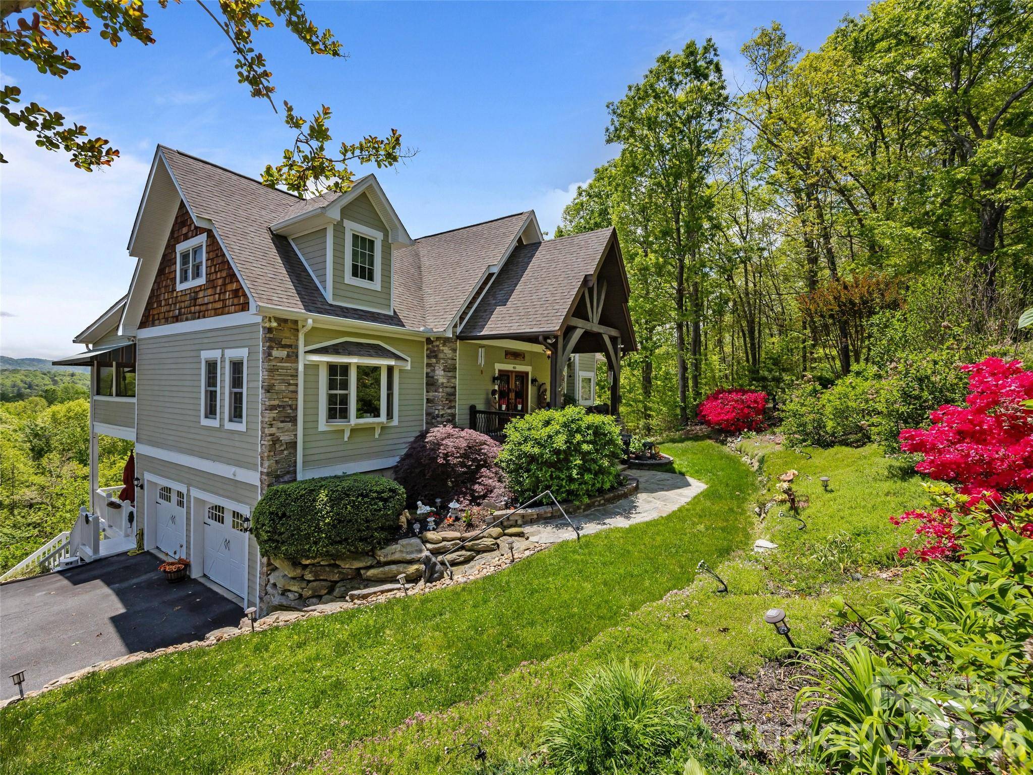 410 Lamp Post DR, Zirconia, NC 28790