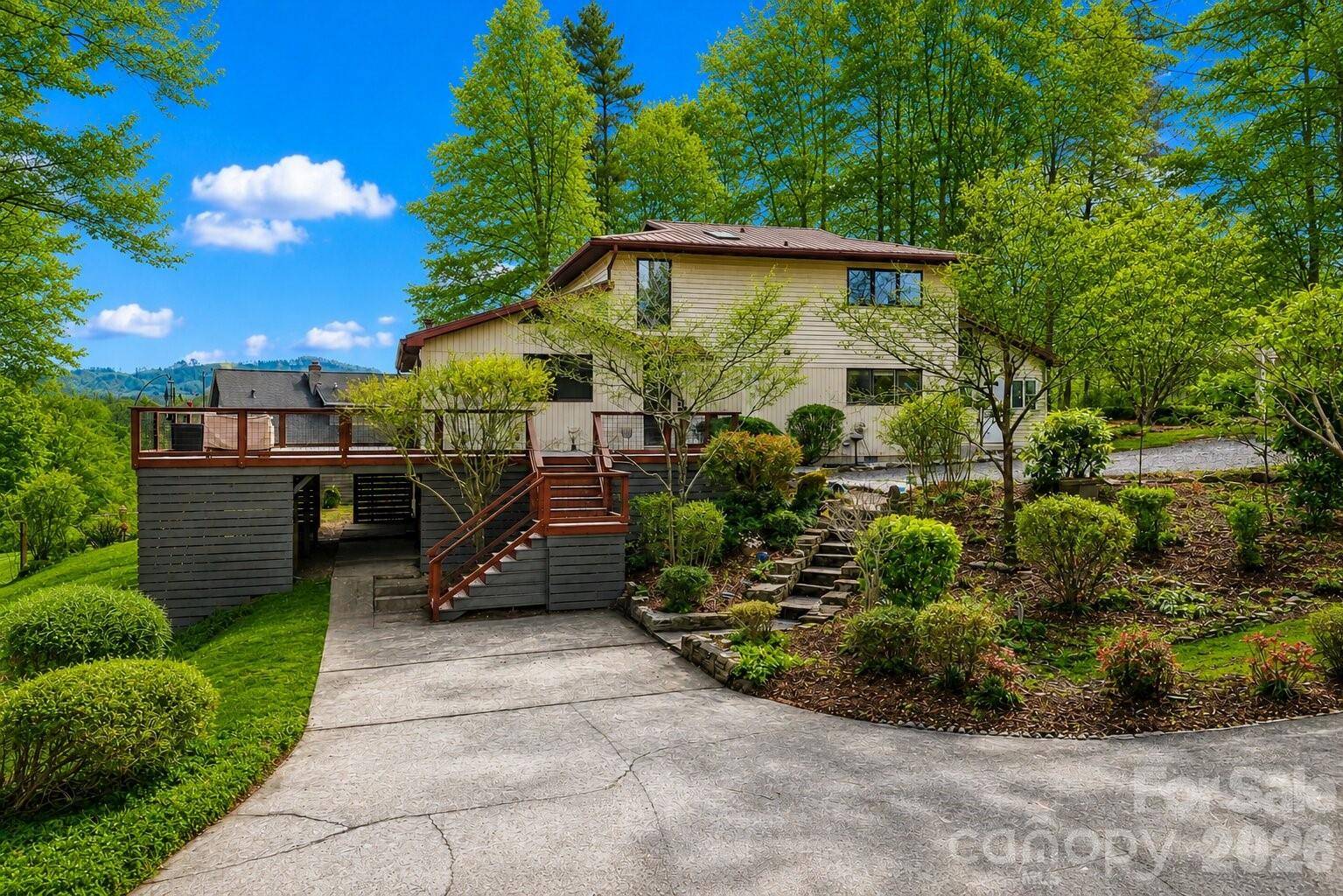 623 Owensby RD, Hendersonville, NC 28792