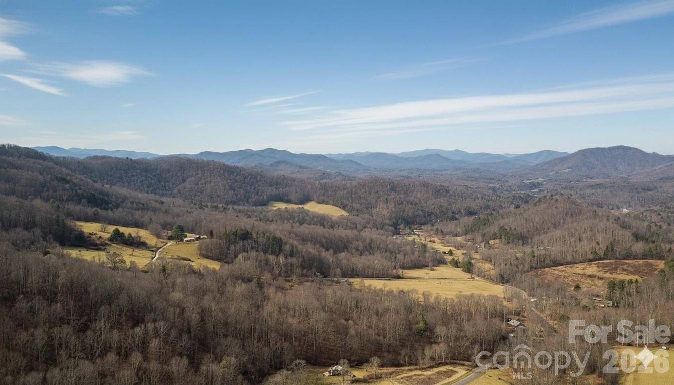 000 Wild Turkey Pen RD, Bakersville, NC 28705