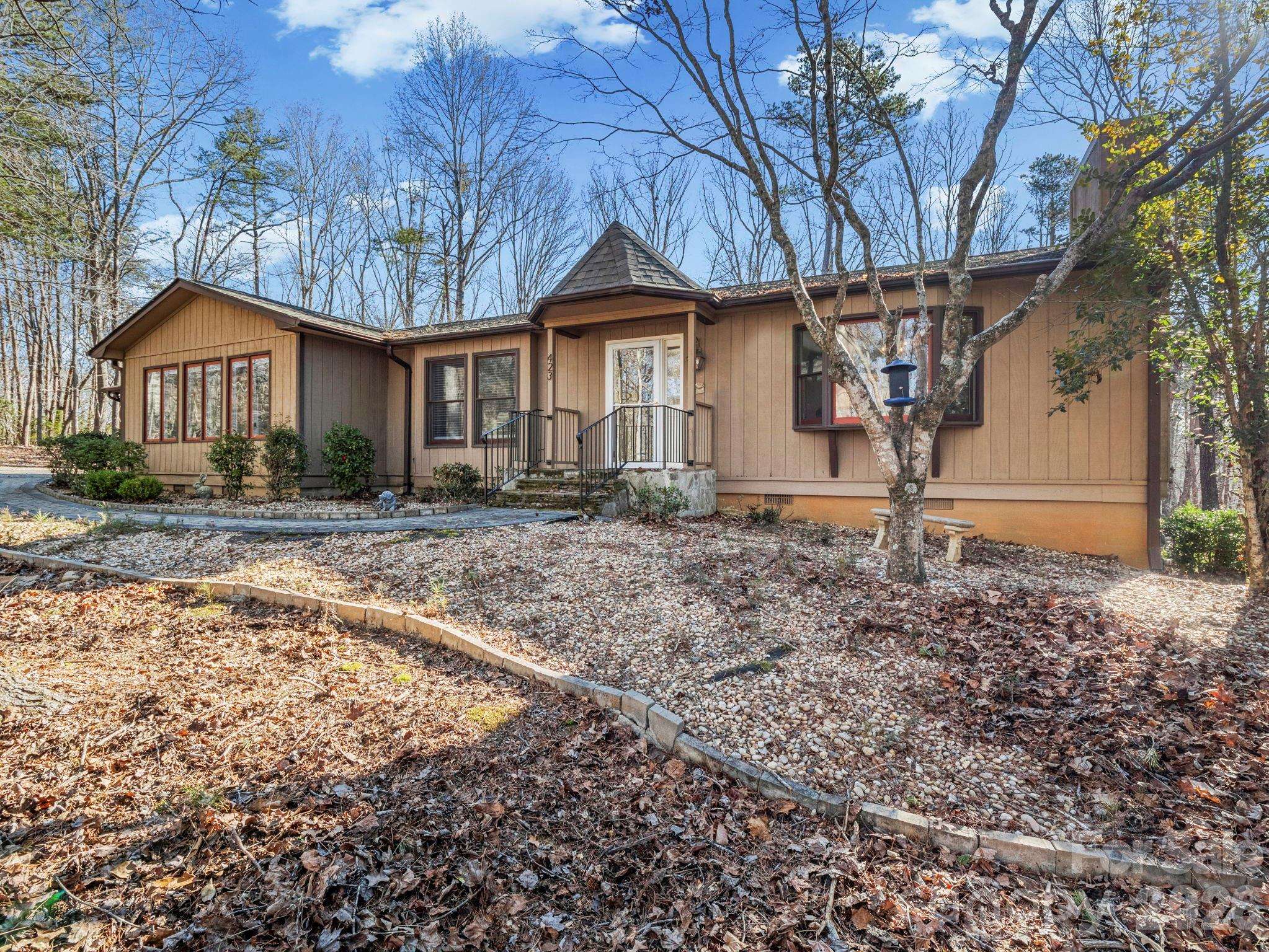 423 Mountain View DR, Columbus, NC 28722
