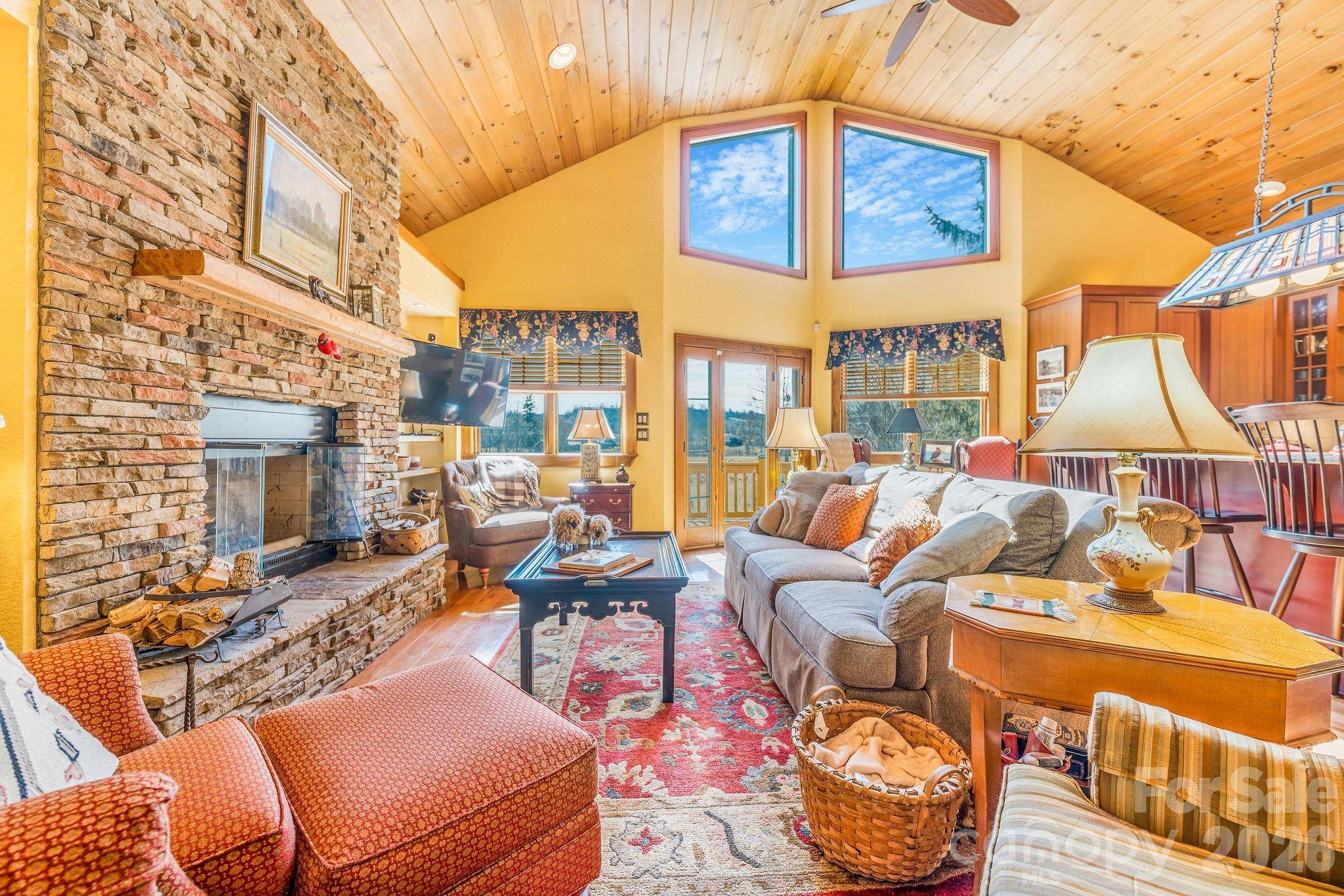 22 Mountain Spring LN, Canton, NC 28716