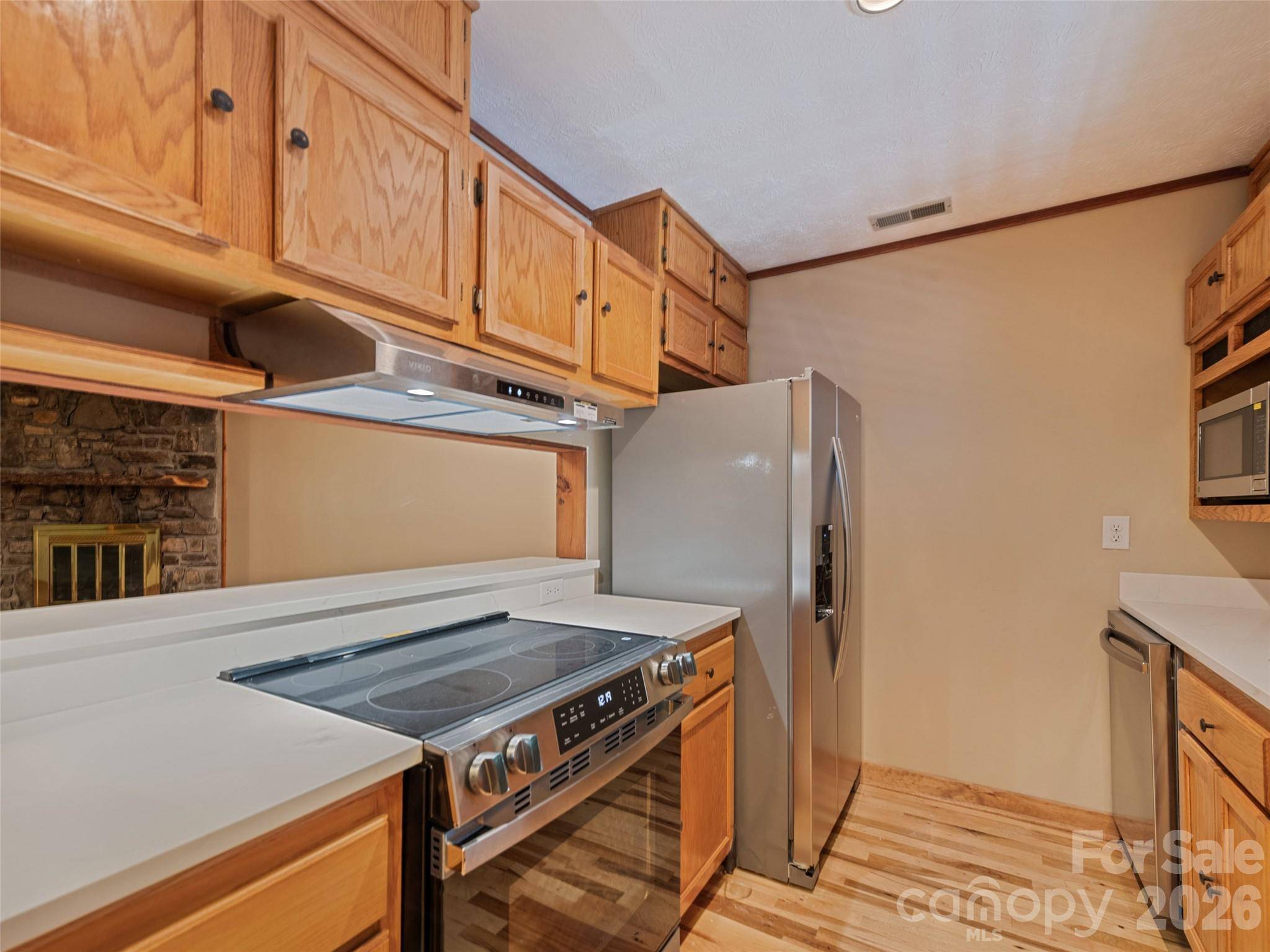 36 Mulberry LN, Maggie Valley, NC 28751