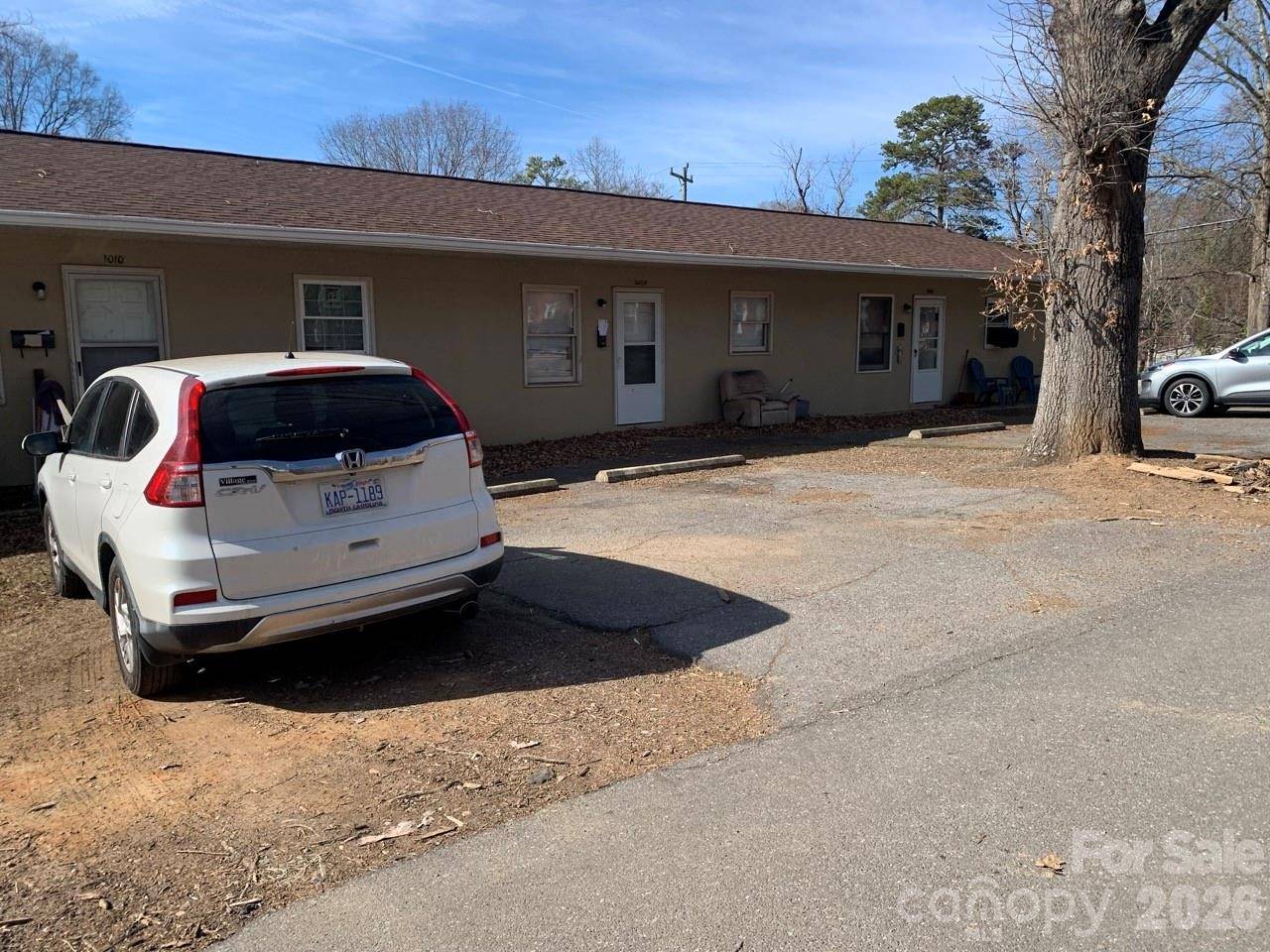 1006 3rd ST SE, Hickory, NC 28602