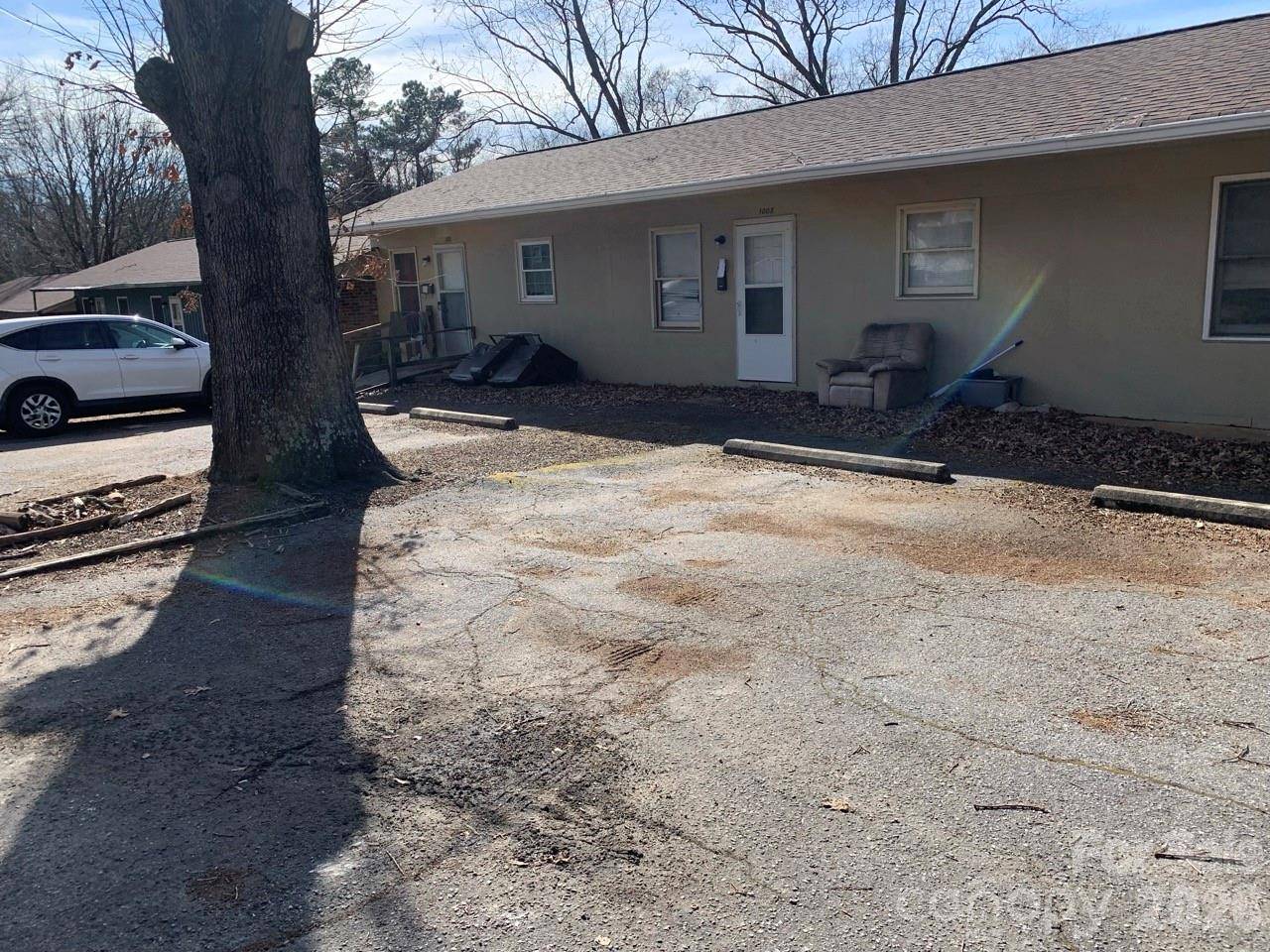 1006 3rd ST SE, Hickory, NC 28602