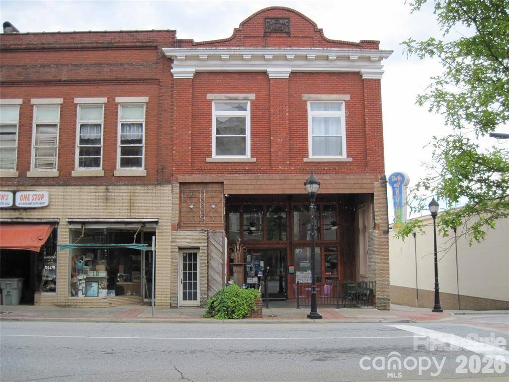 819 West AVE NW, Lenoir, NC 28645