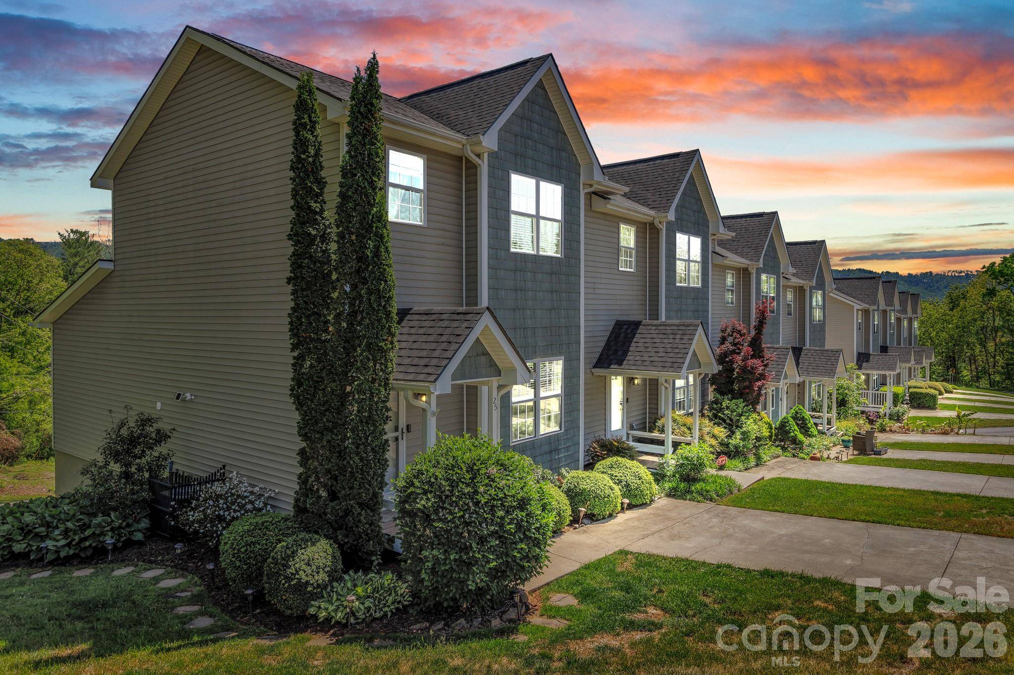 25 Union Chapel RD, Weaverville, NC 28787
