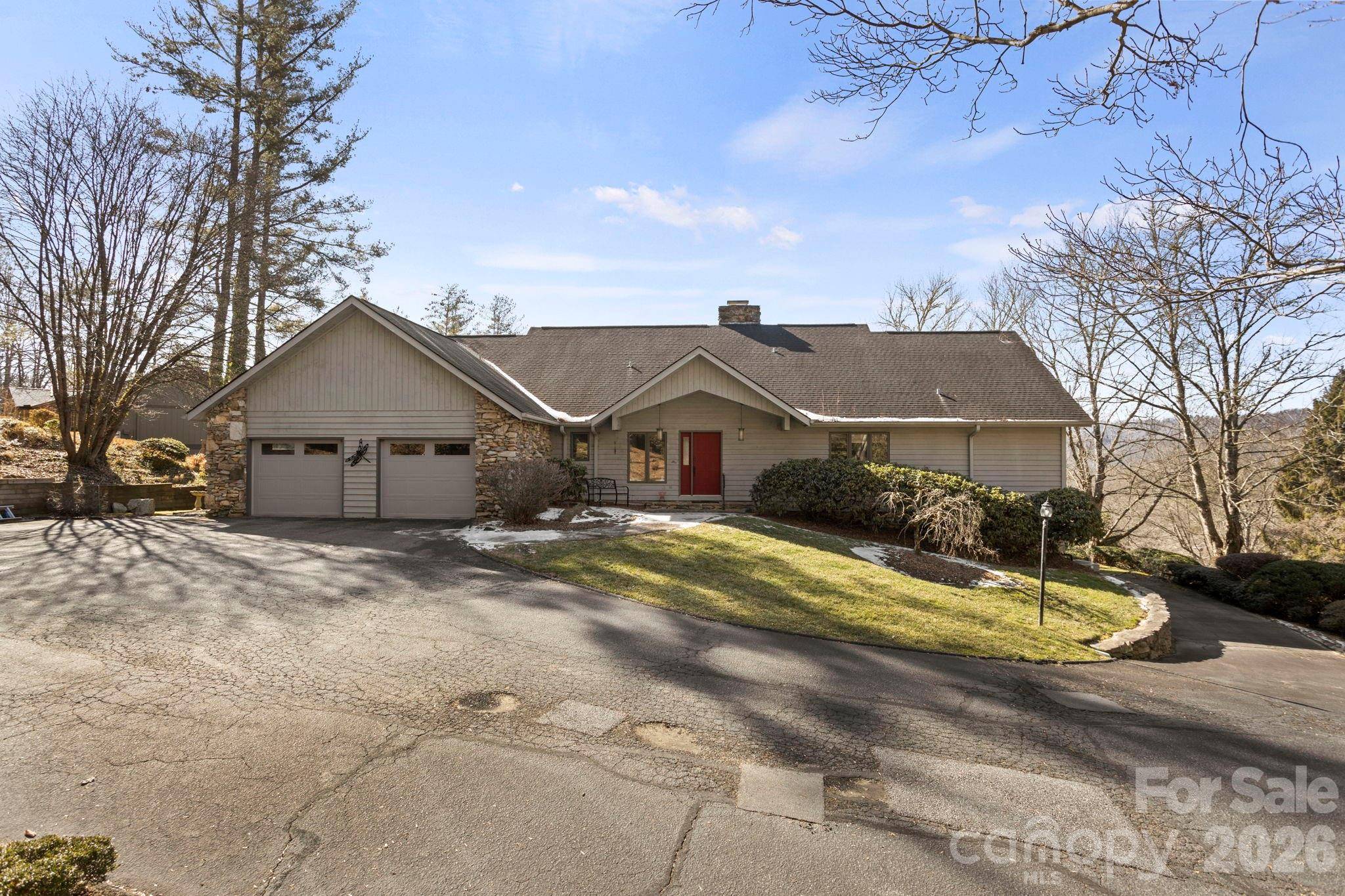 404 W Browning RD, Hendersonville, NC 28791